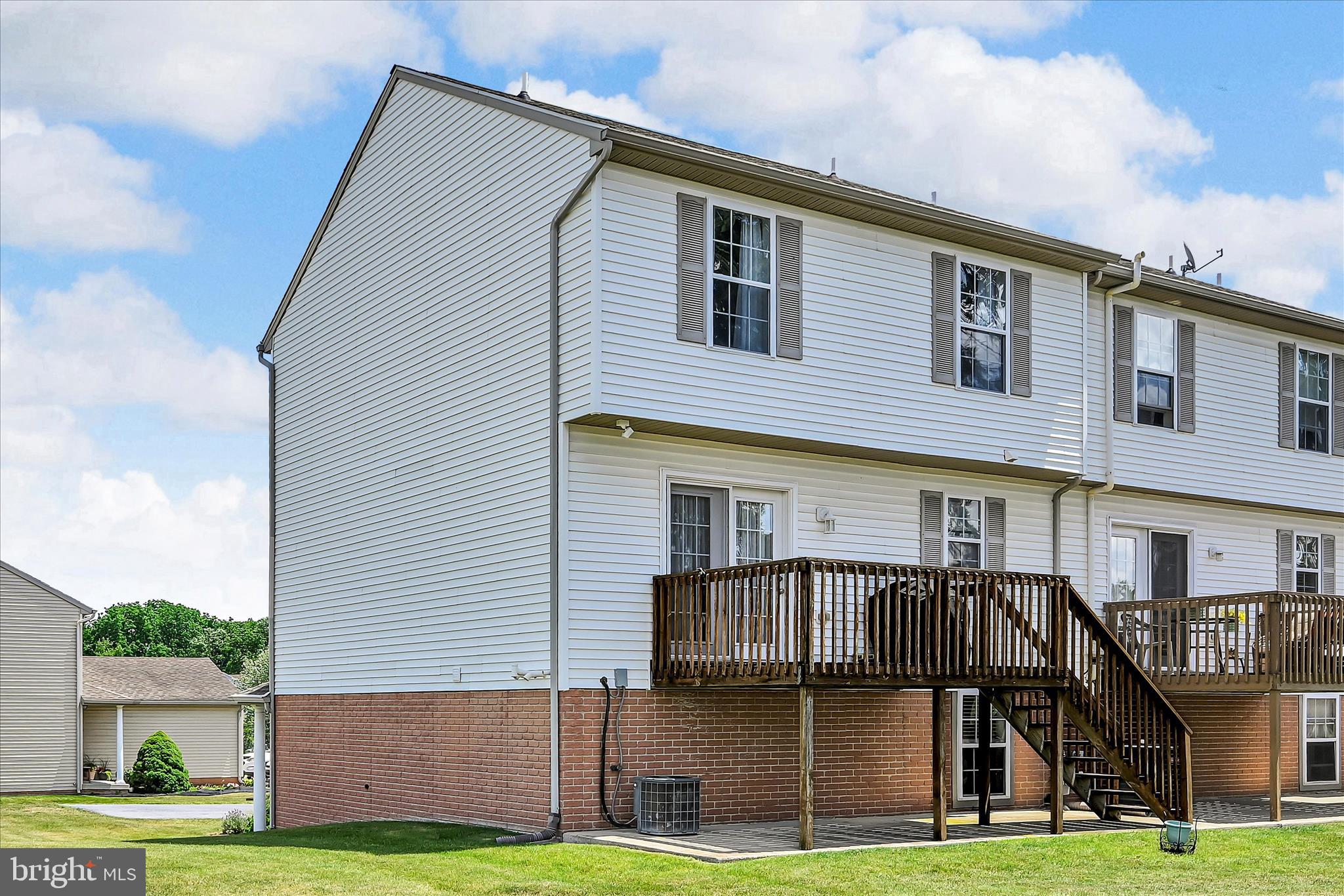 OAK HILLS - Residential
