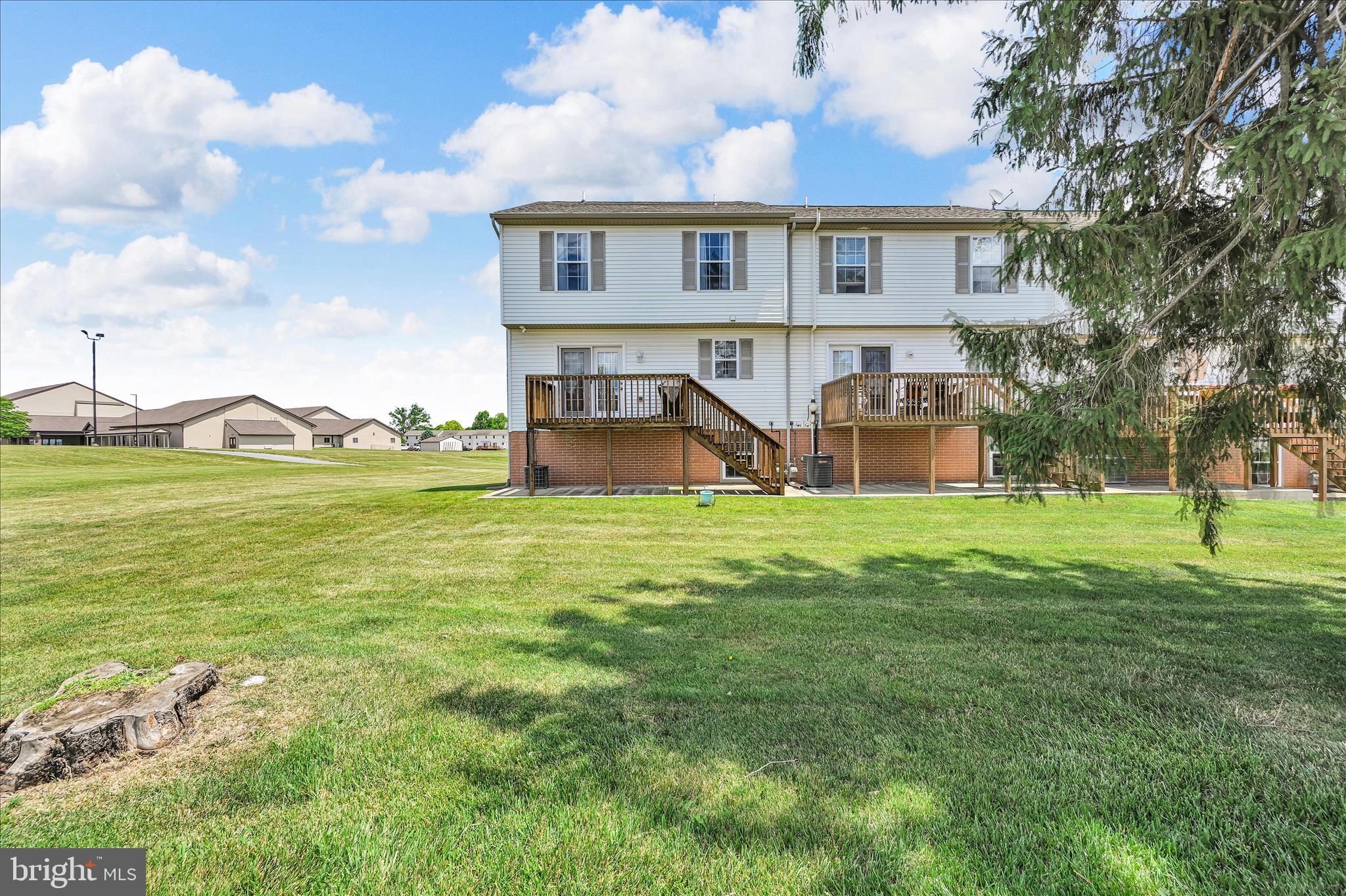 OAK HILLS - Residential