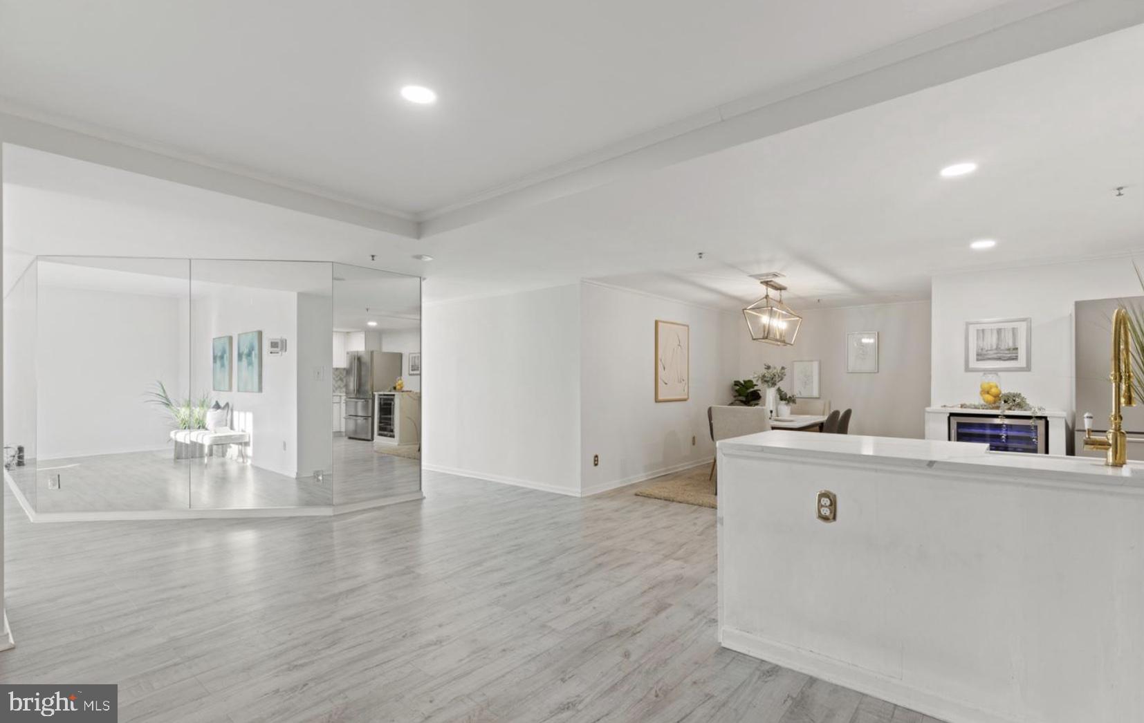 HARBOR EAST - Residential