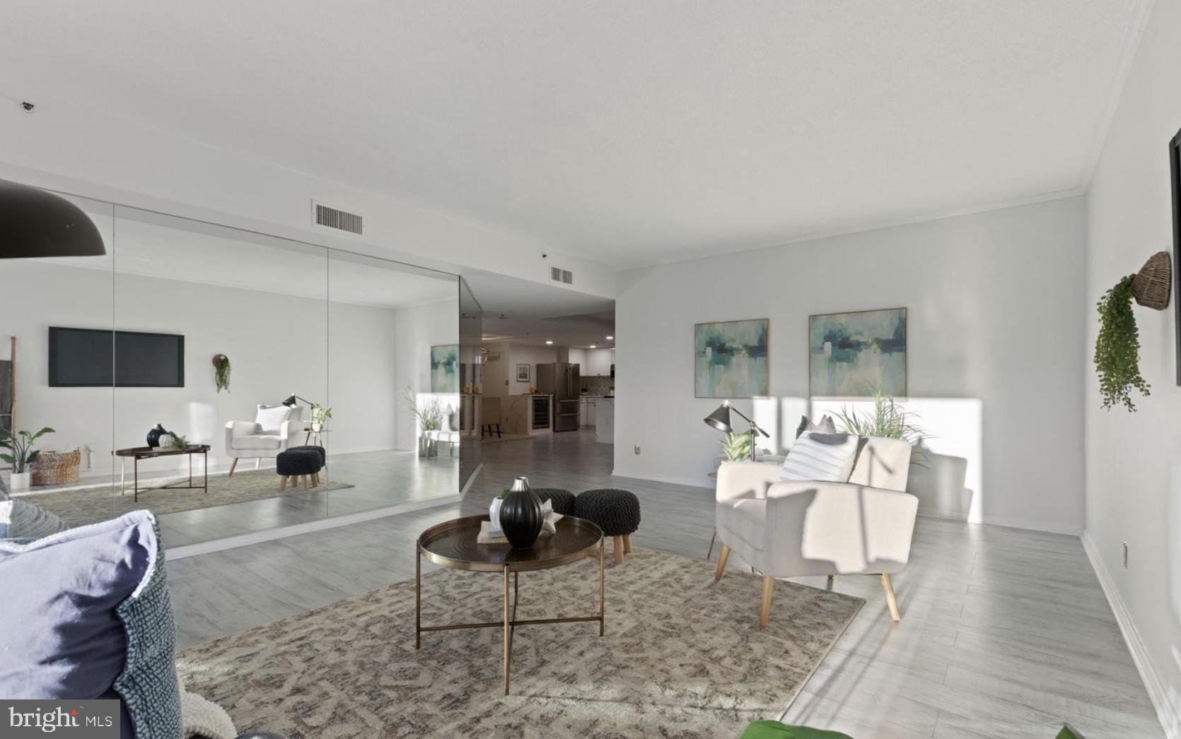 HARBOR EAST - Residential