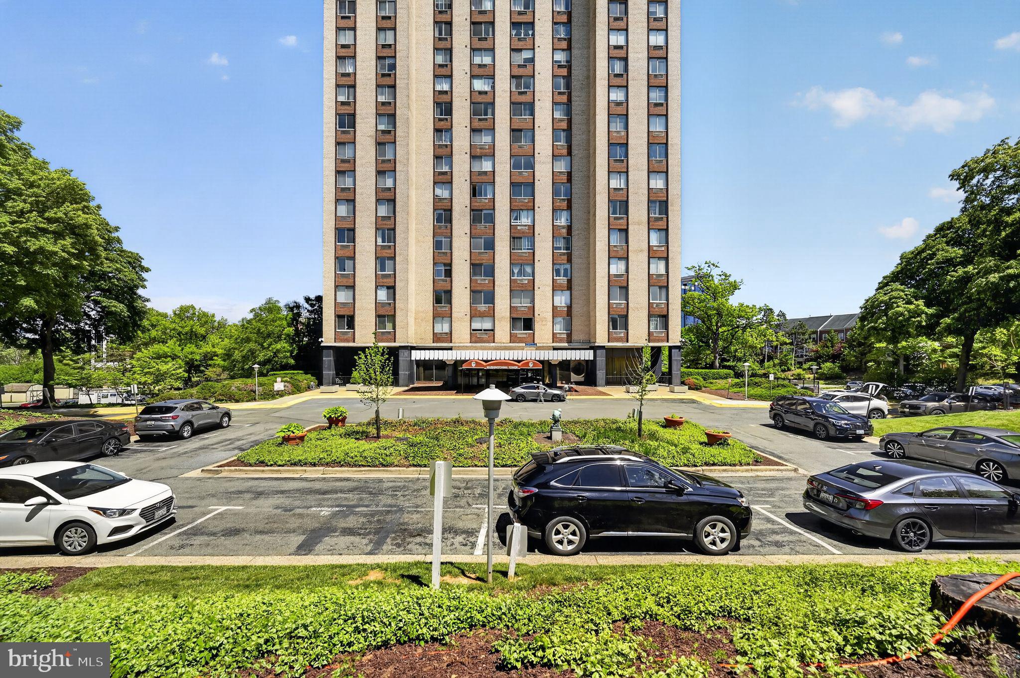 Location & Lifestyle! Welcome to this stunning 1 Bedroom, 1 Bath condo in the sought-after Washingtonian Tower, perfectly positioned near RIO Washingtonian Center and Downtown Crown. From the moment you enter, you’re greeted by a 24-hour concierge and an elegant lobby with rich finishes. Upstairs, your home offers sweeping western views and breathtaking sunsets. Inside, enjoy abundant storage with a walk-in closet, full pantry, and utility closet. Step outside and you’re just moments from shopping, dining, entertainment, and transit—including a lakefront stroll to the nearest bus stop. On-site amenities make life easy: relax by the pool, dine in the covered lounge, gather in the penthouse community room, or take in the skyline from the rooftop terrace. With on-site maintenance, convenience is built in. Commuting is effortless with quick access to the WMATA station, ICC, and I-270, making downtown DC just a short ride away. Don’t miss this opportunity—schedule your showing today!