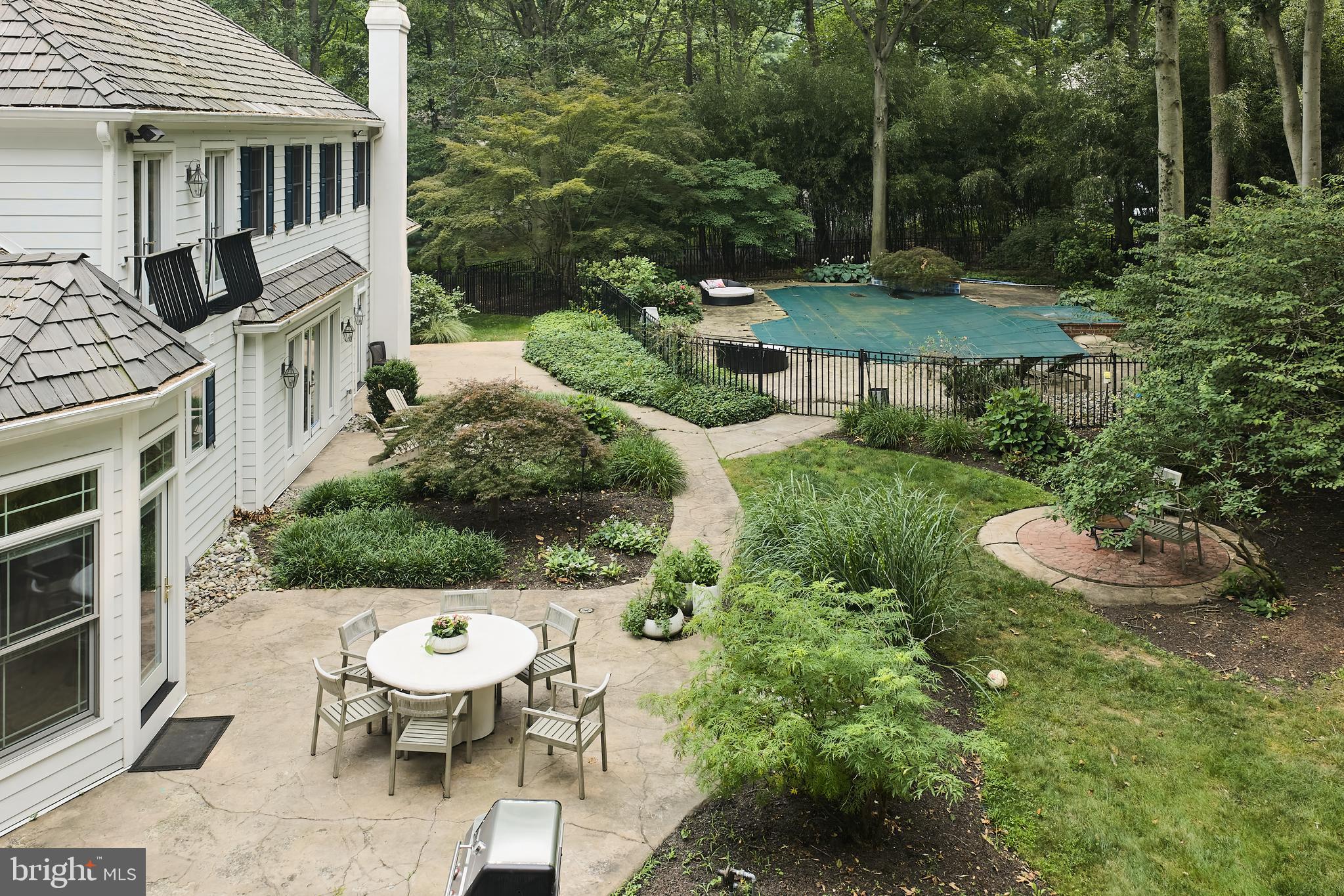 TIMBER KNOLL - Residential