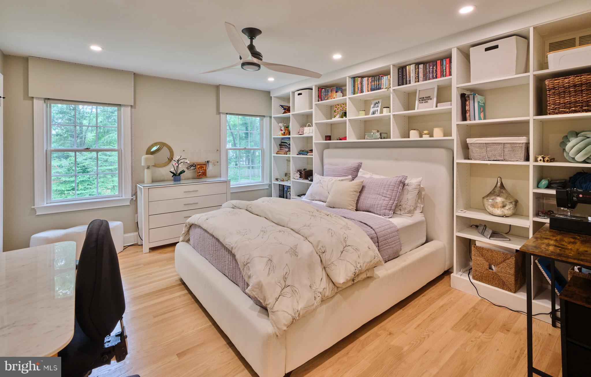TIMBER KNOLL - Residential