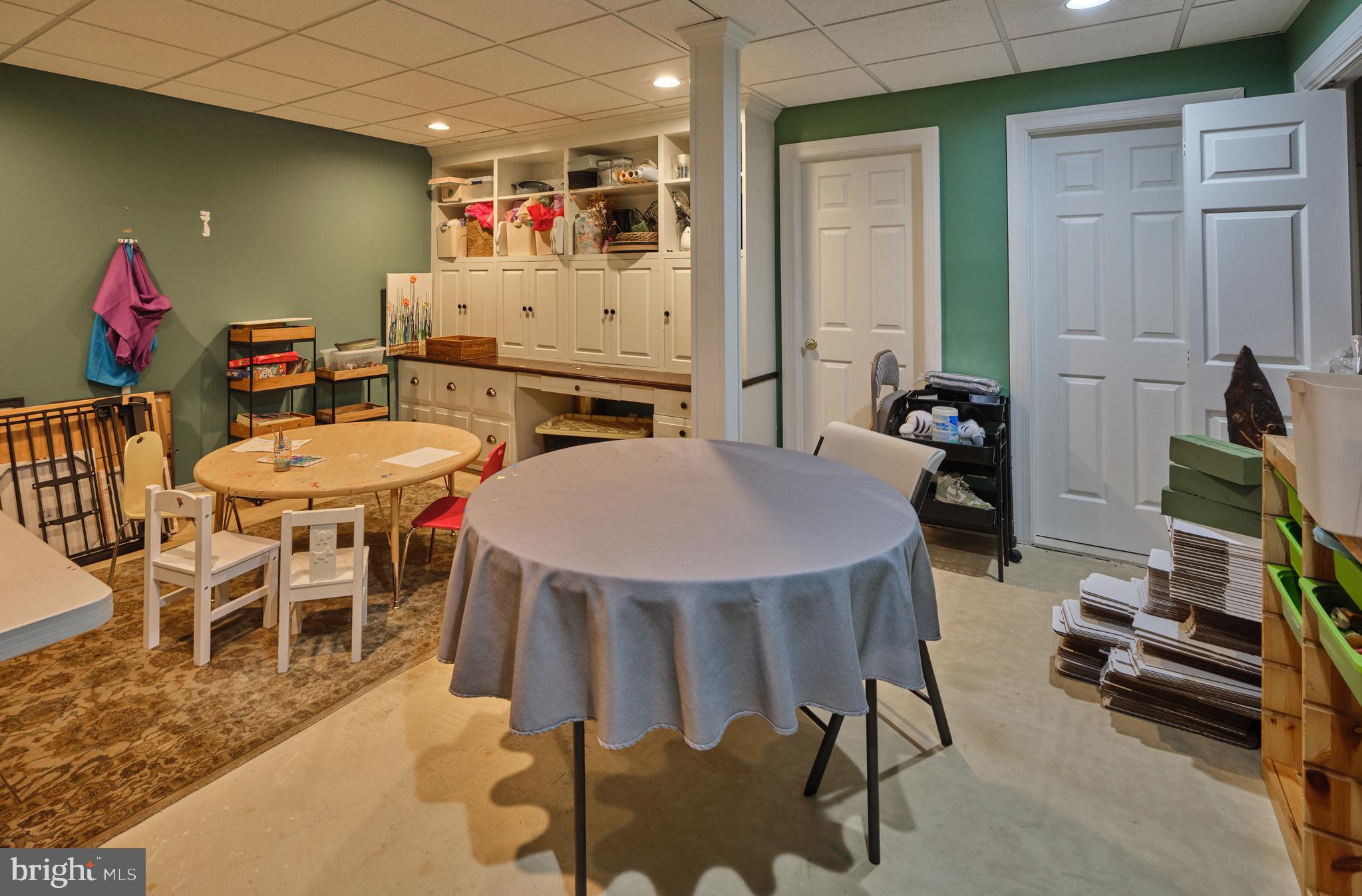 TIMBER KNOLL - Residential