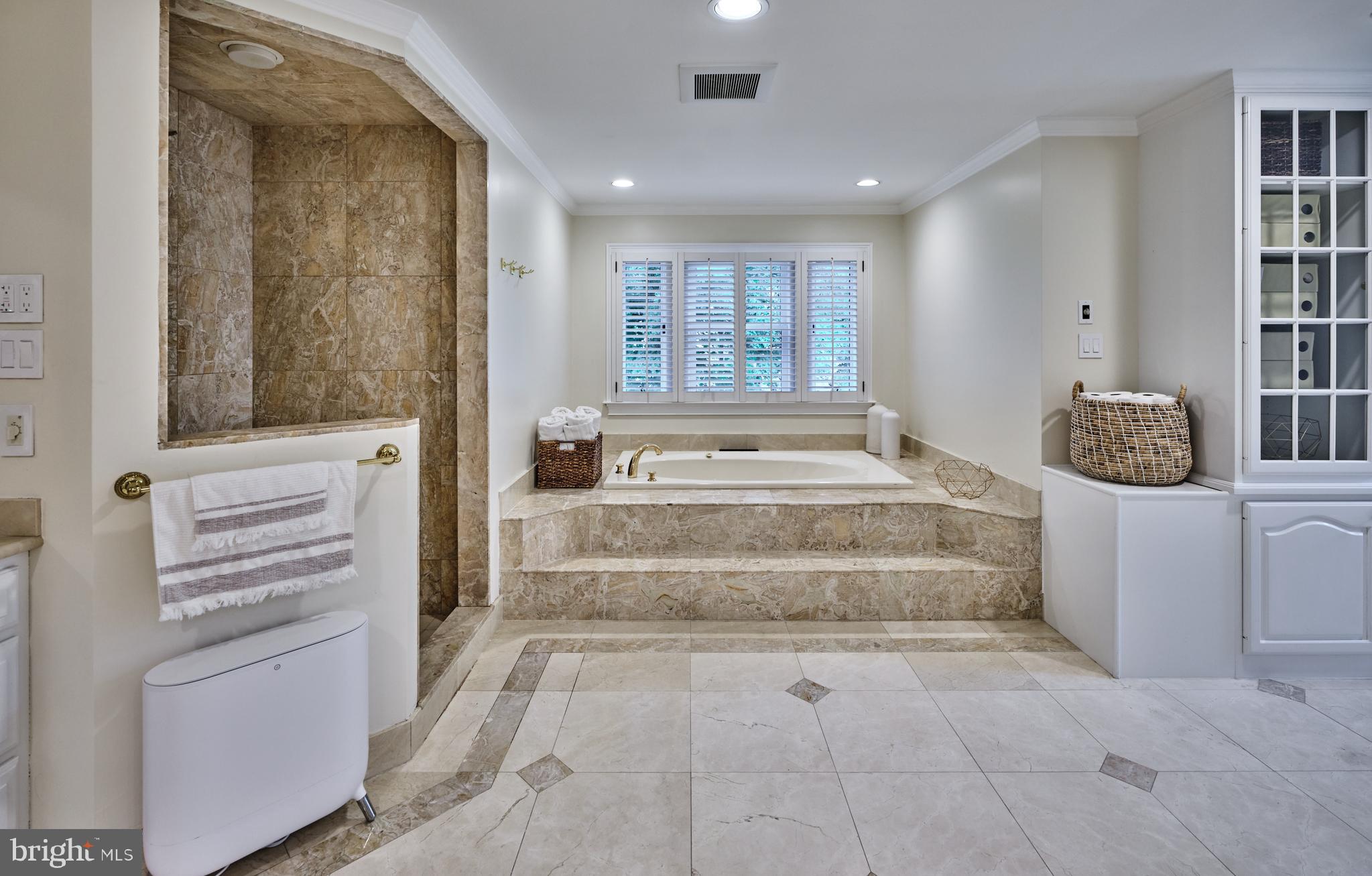 TIMBER KNOLL - Residential