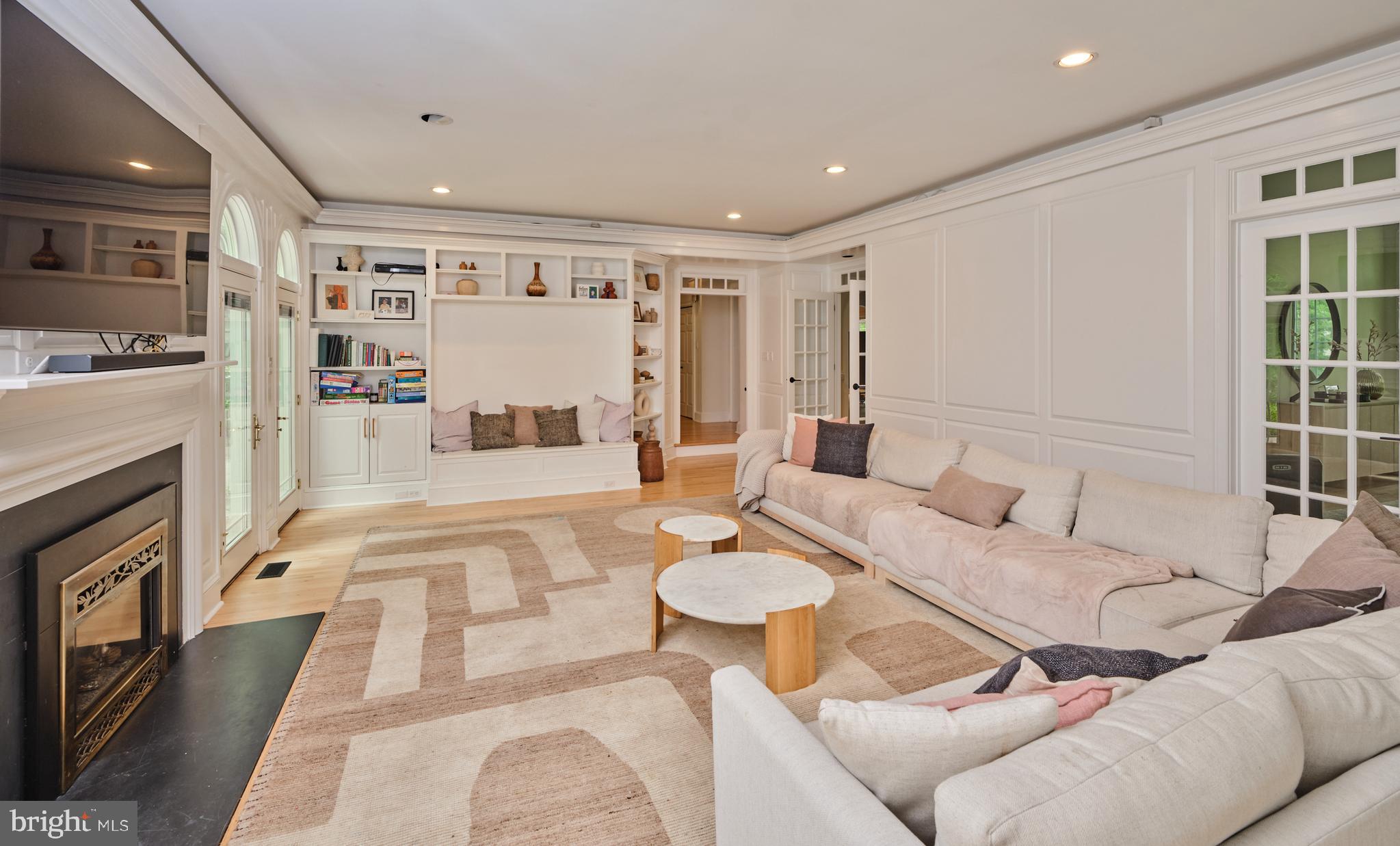 TIMBER KNOLL - Residential