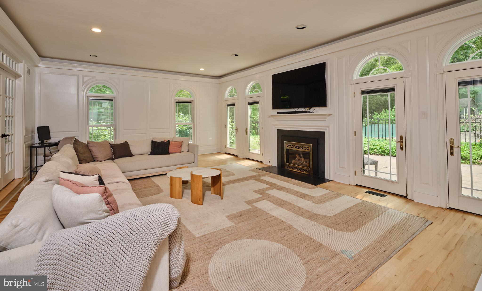 TIMBER KNOLL - Residential