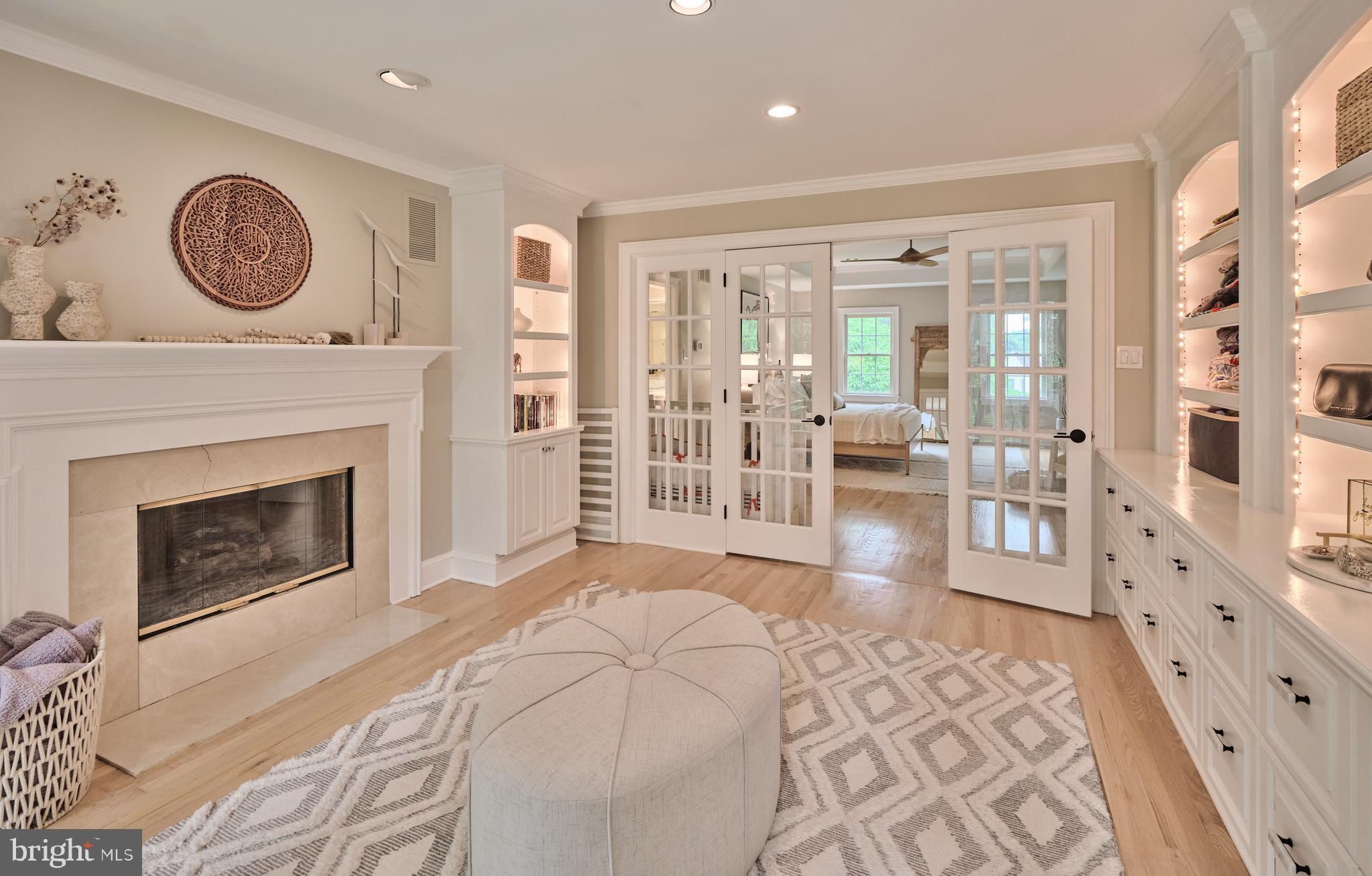 TIMBER KNOLL - Residential