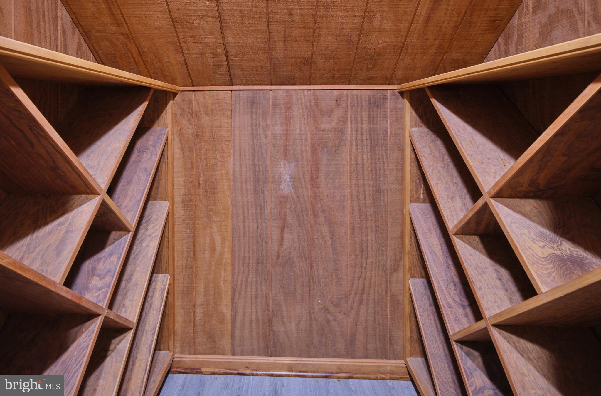 TIMBER KNOLL - Residential