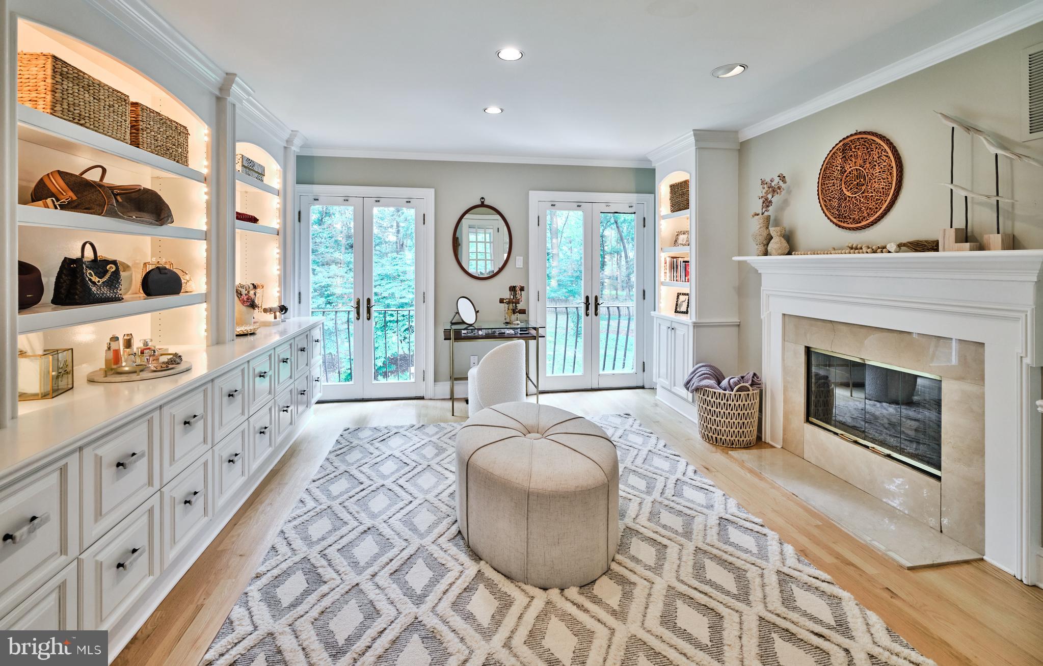 TIMBER KNOLL - Residential