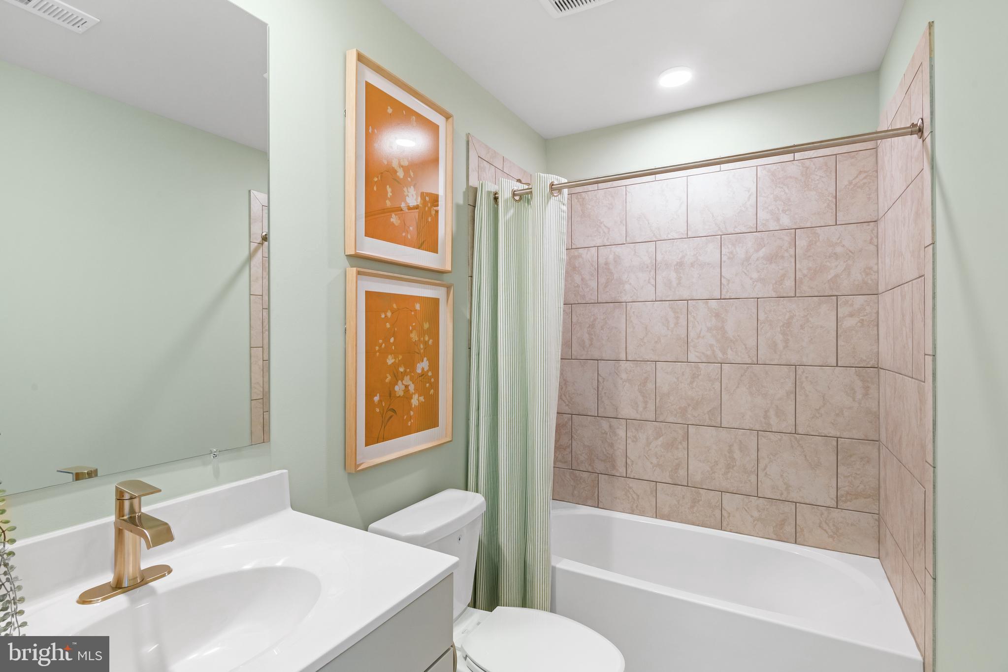 ST. CHARLES - Residential