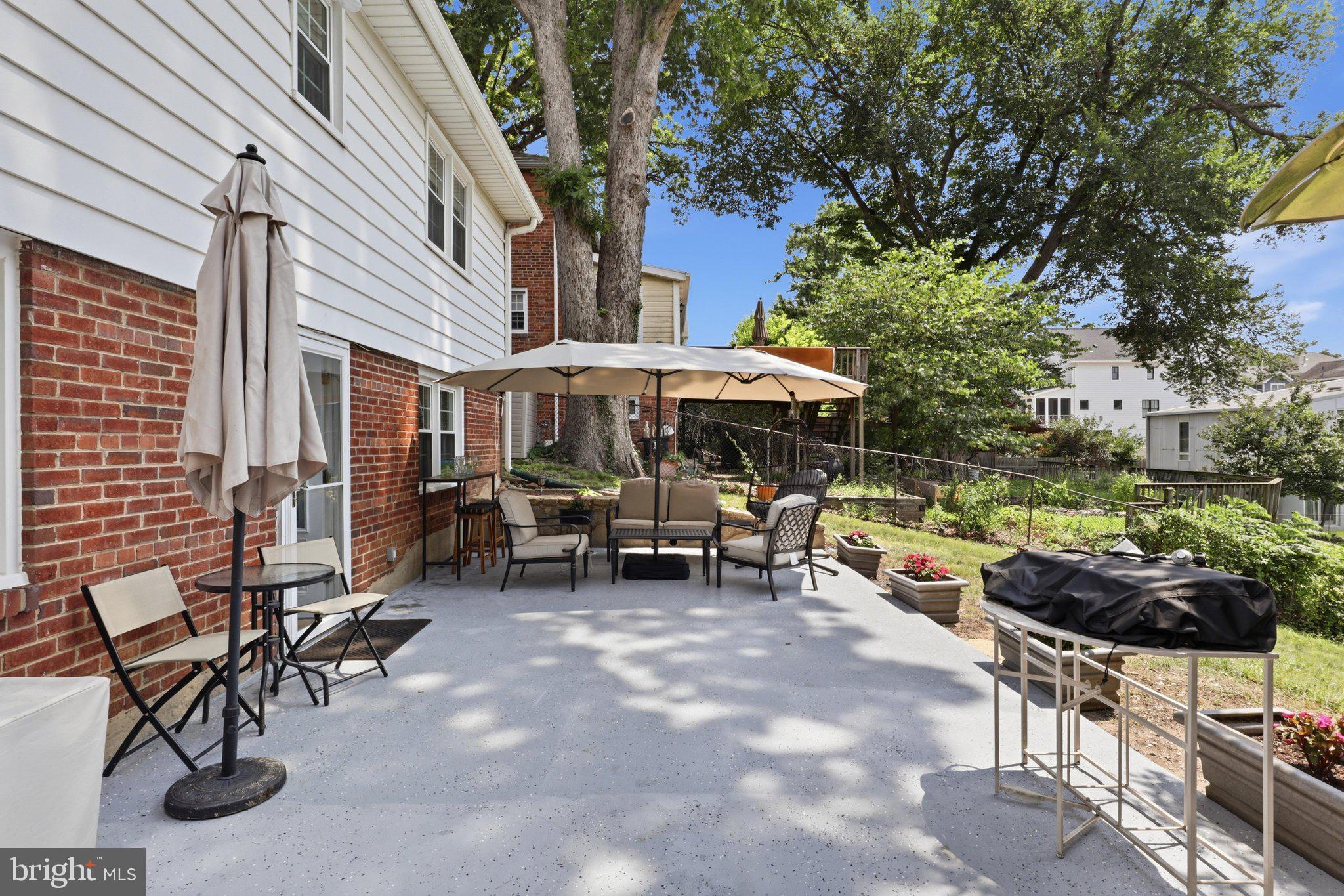 JOHNSONS HILL - Residential