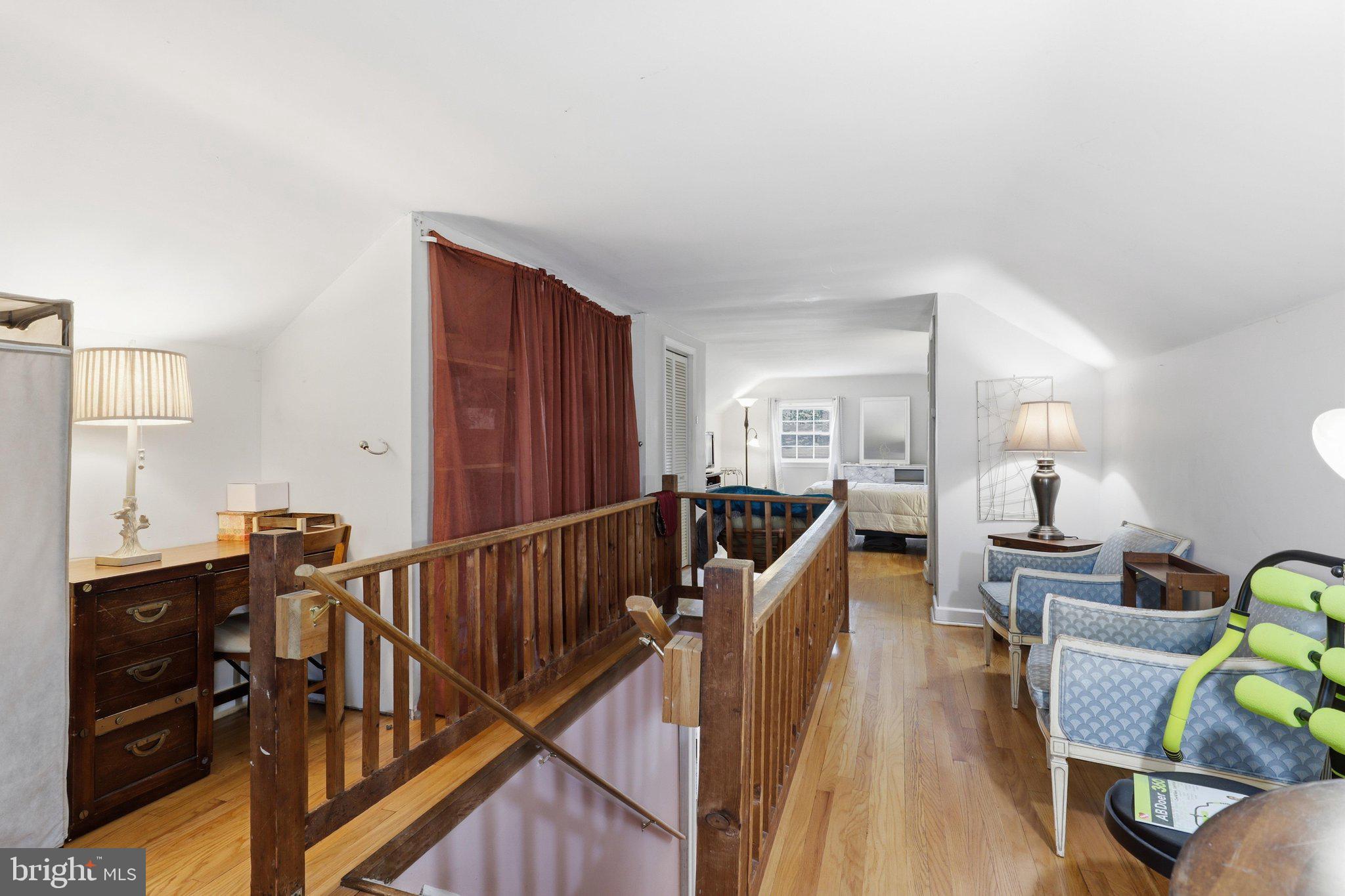 JOHNSONS HILL - Residential