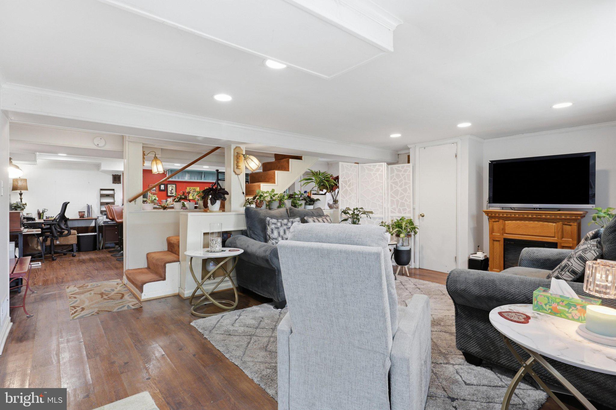 JOHNSONS HILL - Residential
