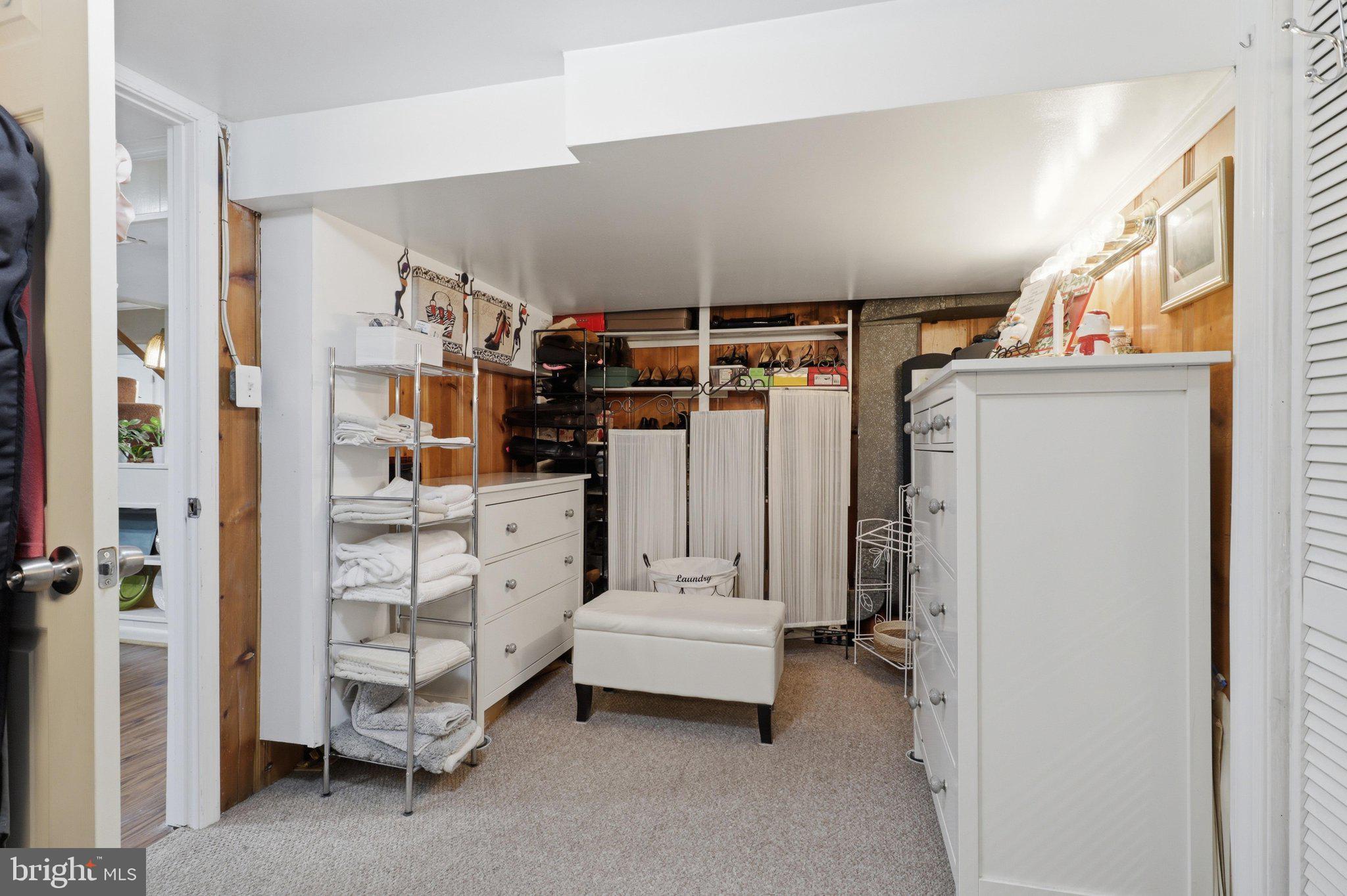 JOHNSONS HILL - Residential