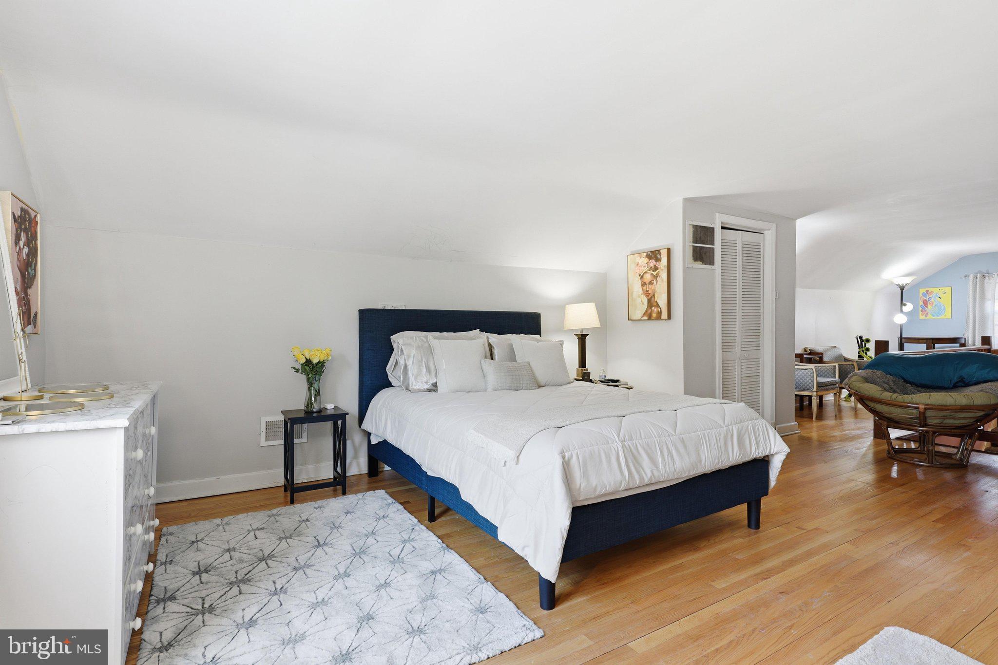 JOHNSONS HILL - Residential