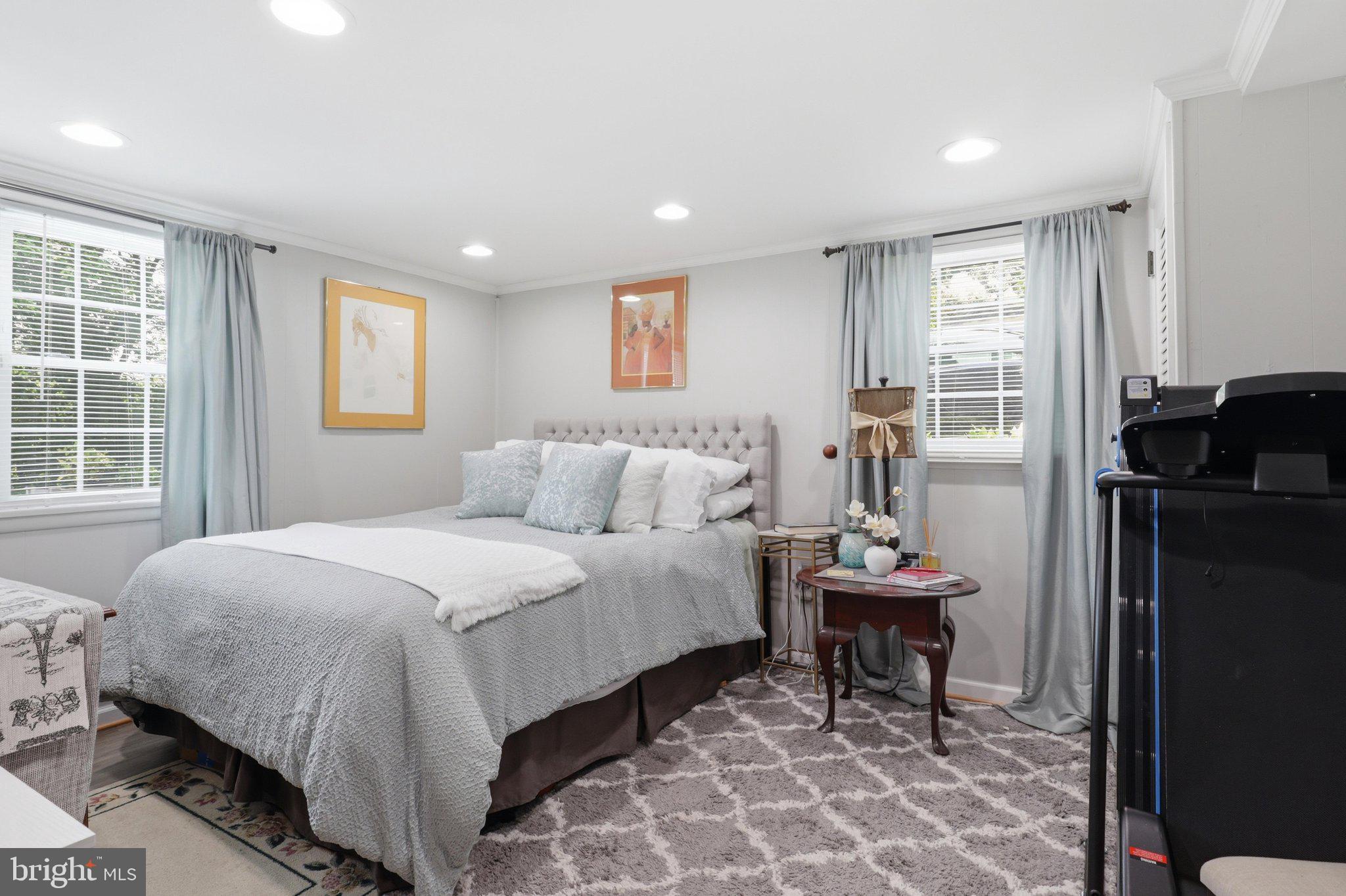 JOHNSONS HILL - Residential