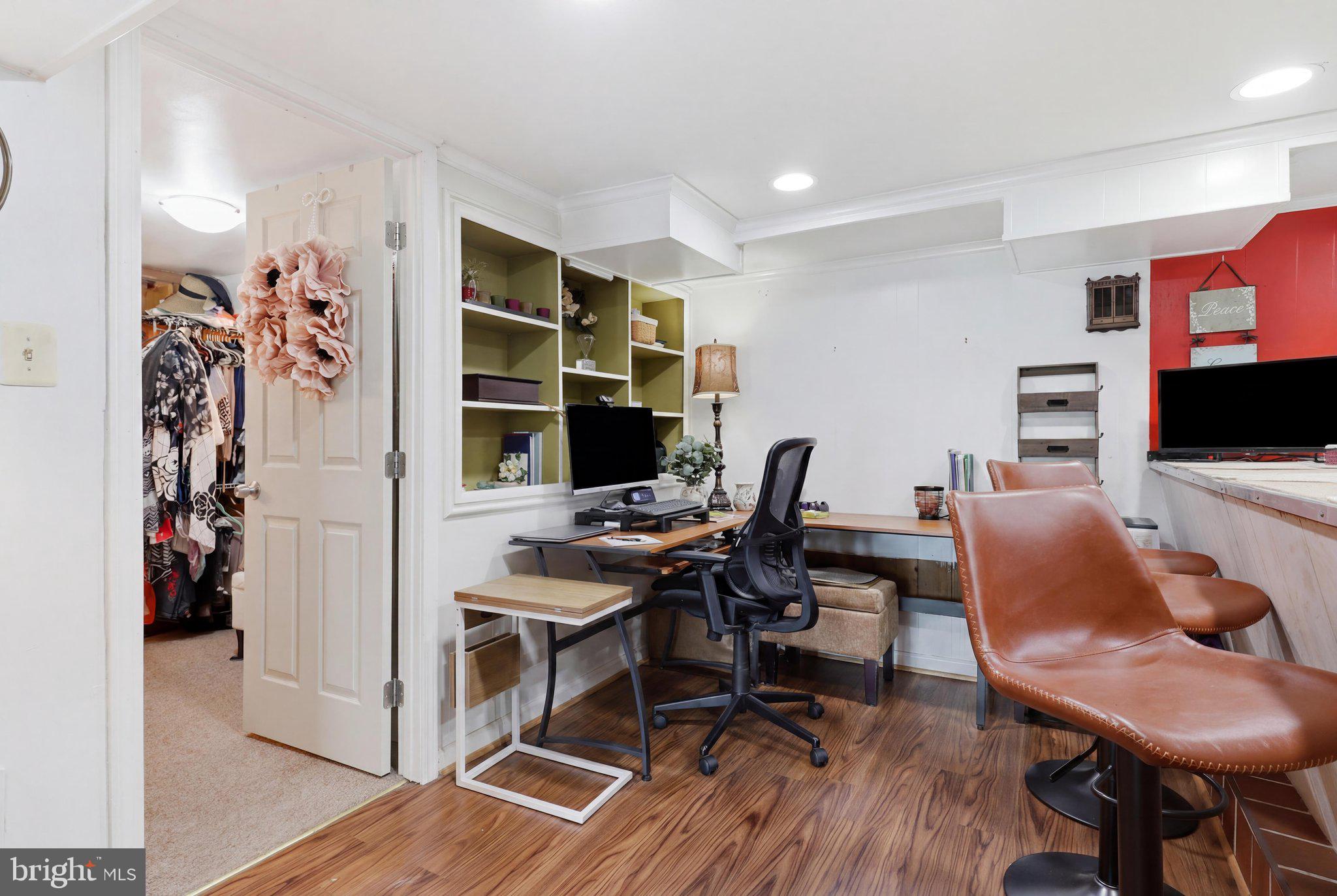 JOHNSONS HILL - Residential