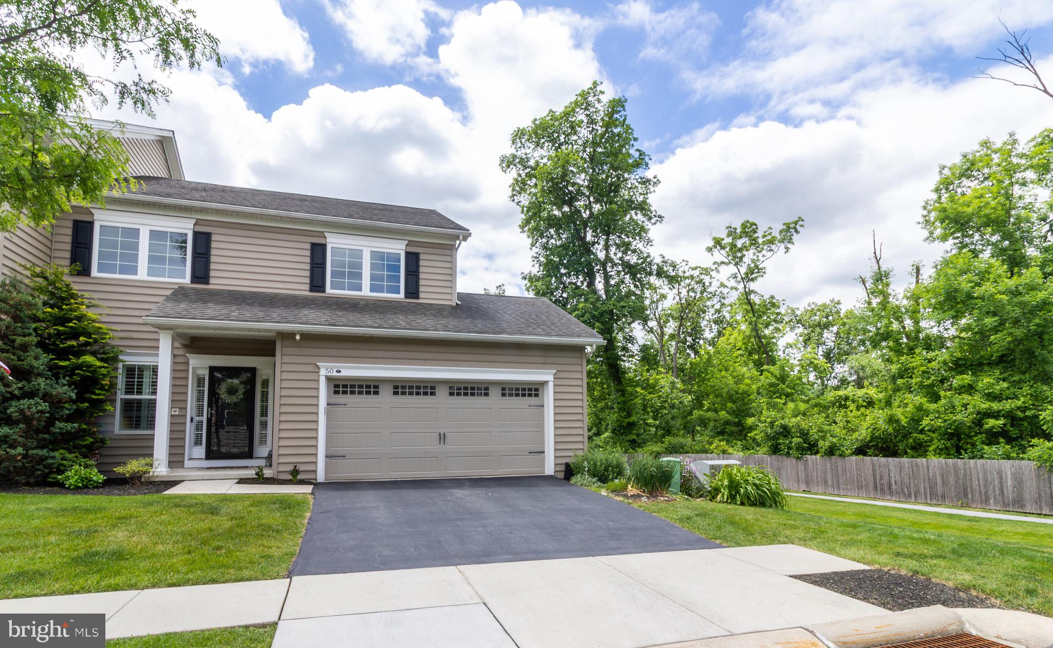 VILLAGE GREENE - Residential