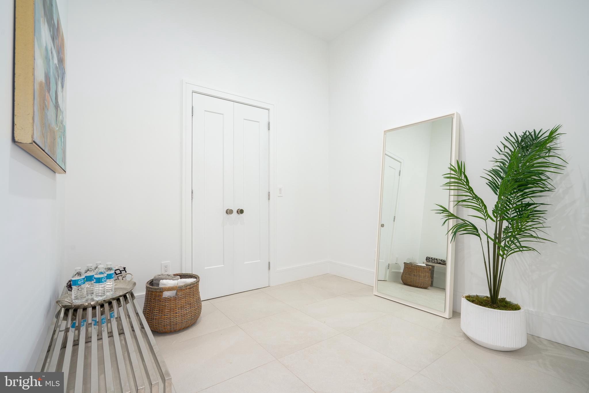 WASHINGTON SQ WEST - Residential