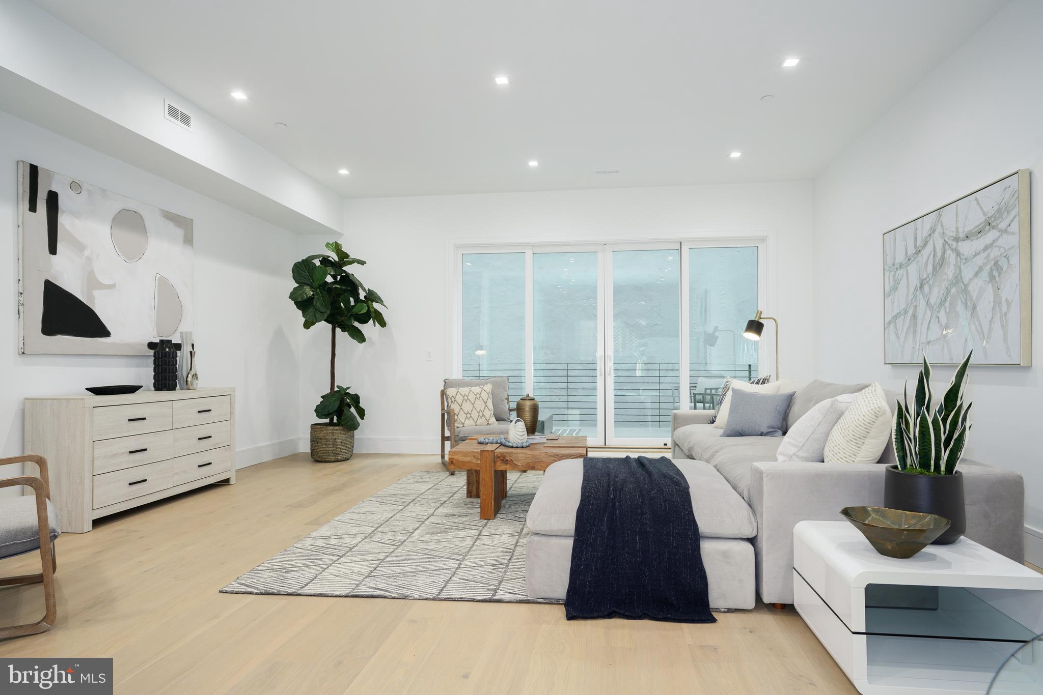 WASHINGTON SQ WEST - Residential