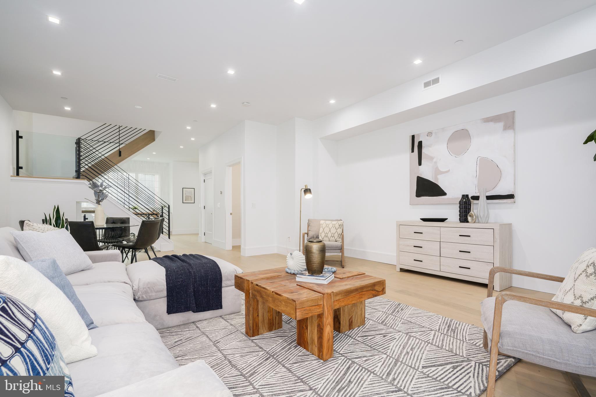 WASHINGTON SQ WEST - Residential