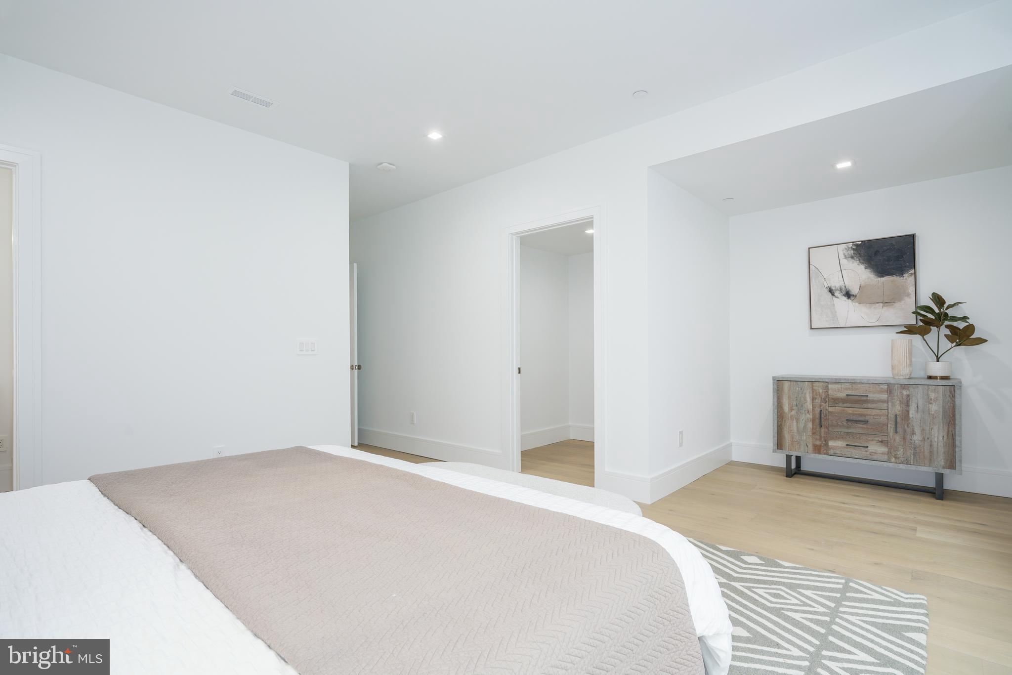 WASHINGTON SQ WEST - Residential