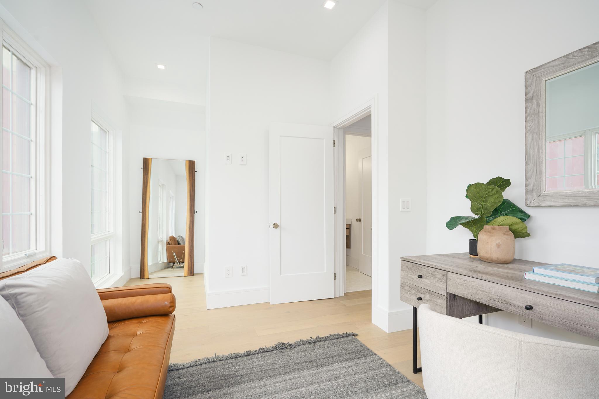 WASHINGTON SQ WEST - Residential
