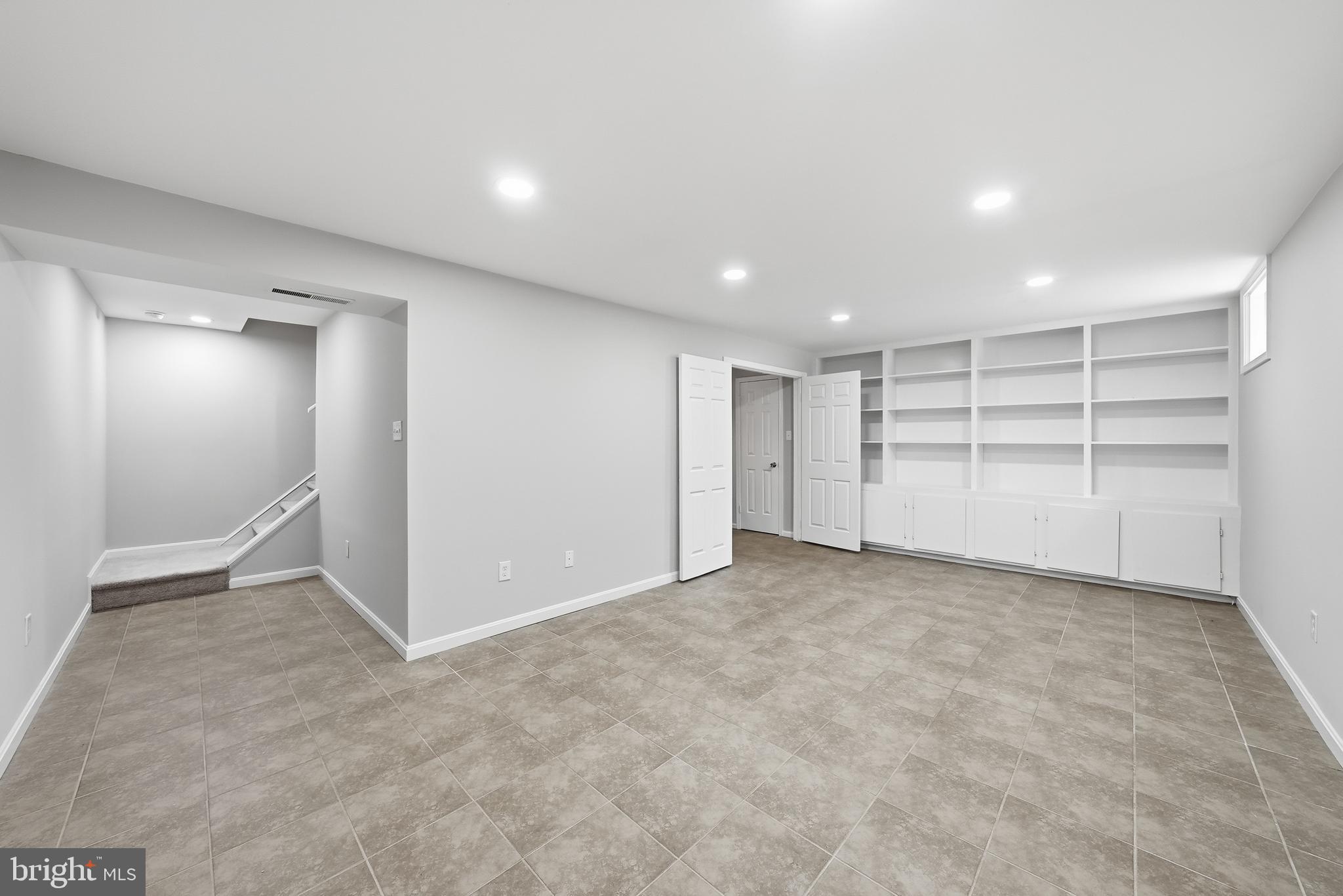 MONTCLAIR - Residential