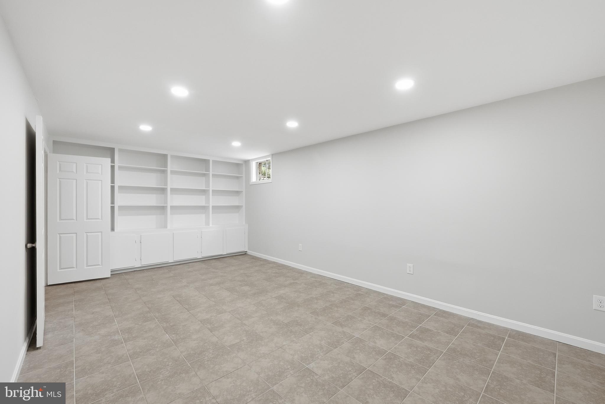 MONTCLAIR - Residential