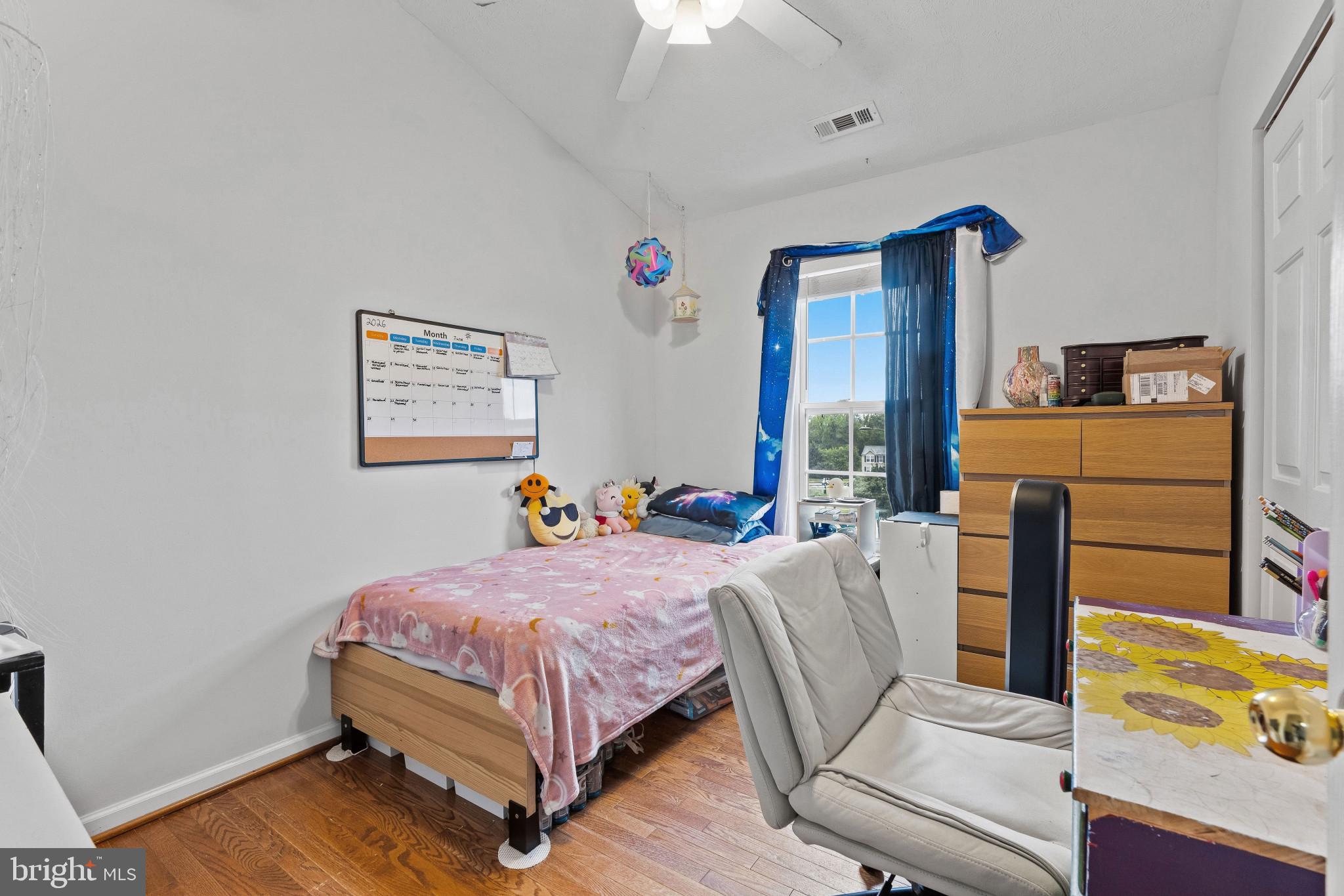 HOLLY WOODS - Residential
