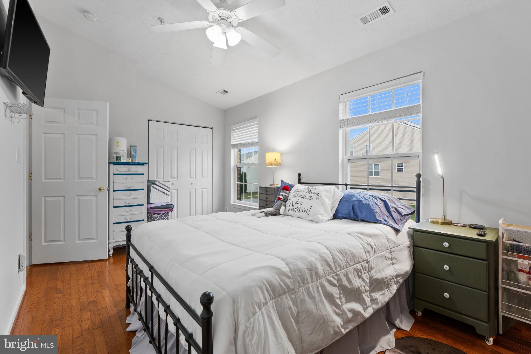 HOLLY WOODS - Residential