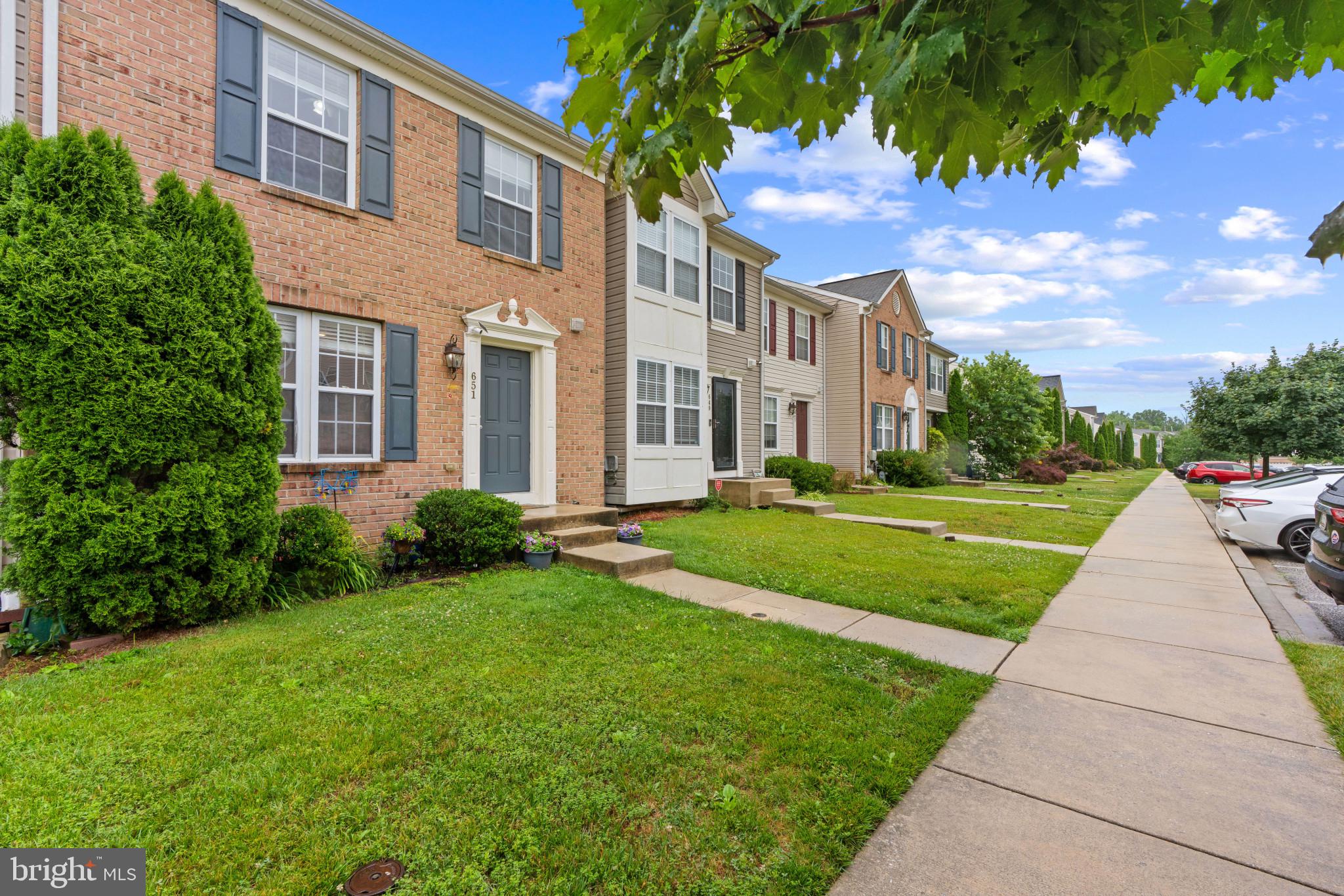 HOLLY WOODS - Residential