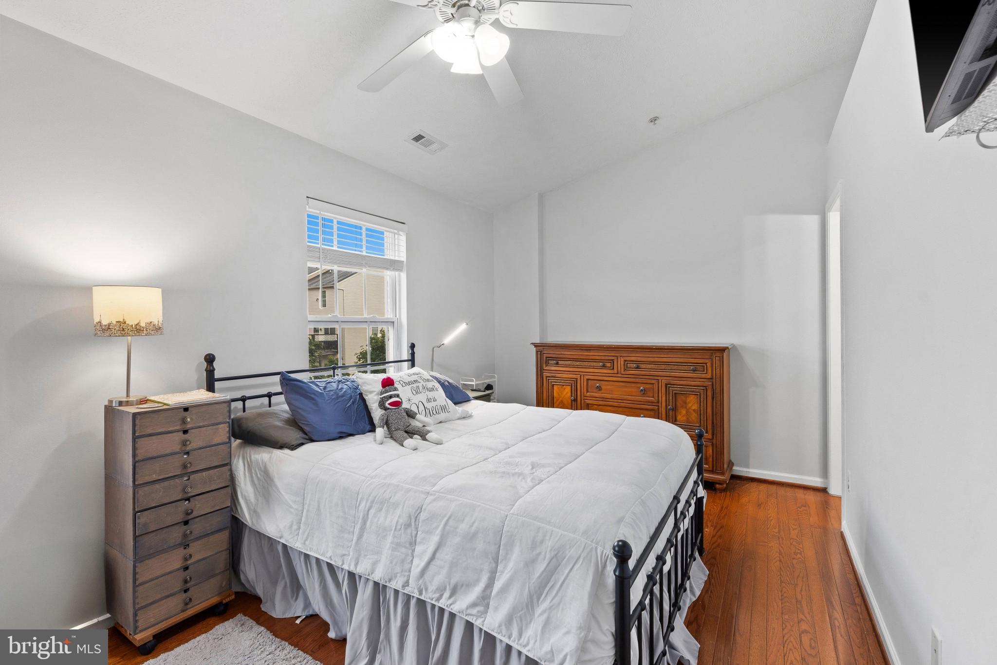HOLLY WOODS - Residential