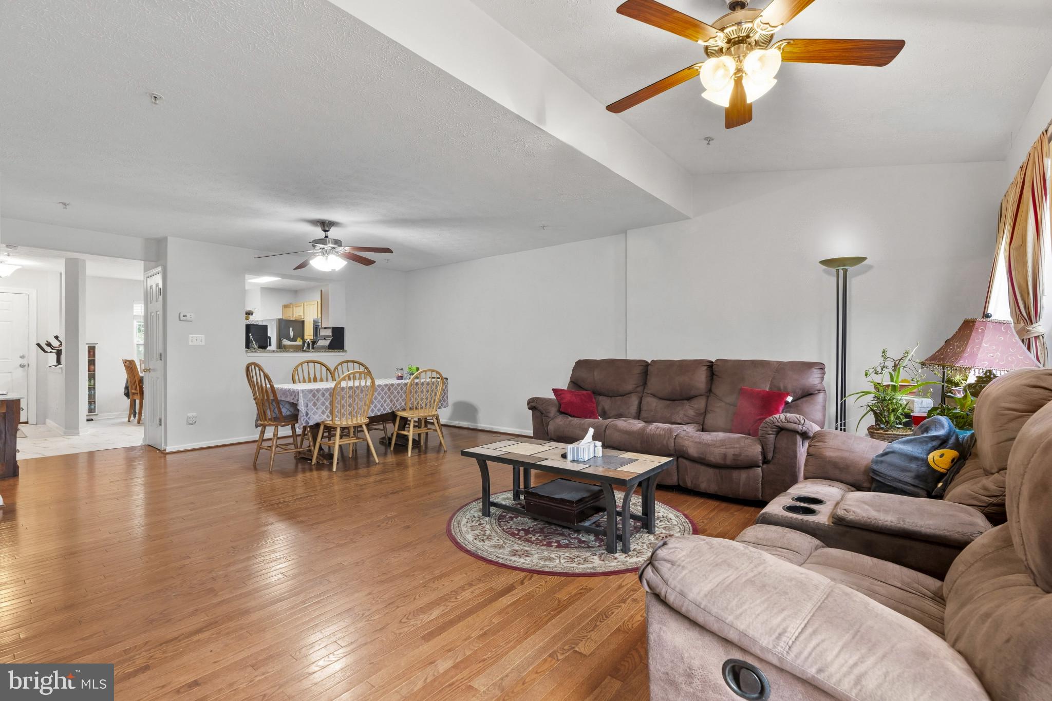 HOLLY WOODS - Residential