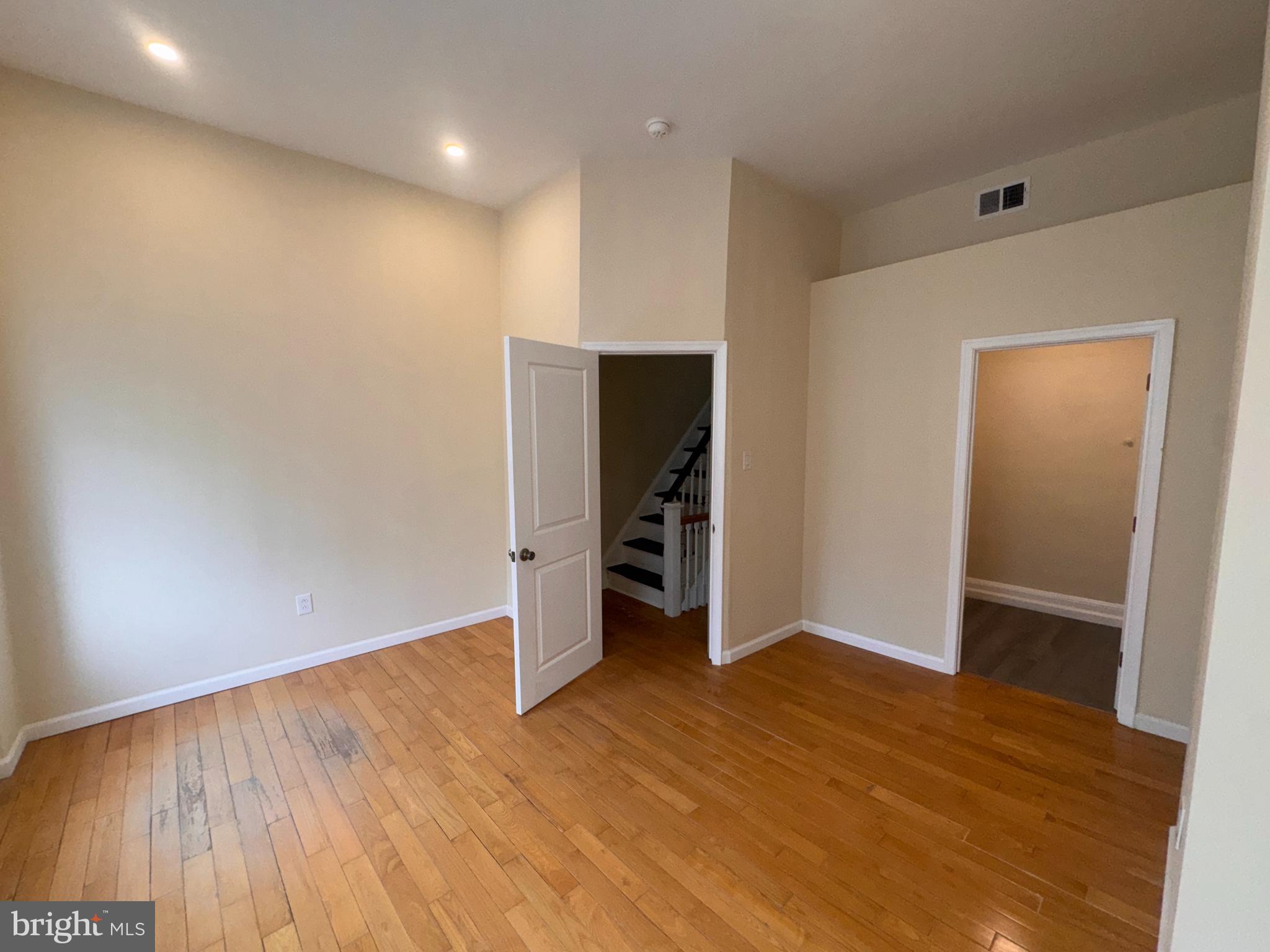 PASSYUNK SQUARE - Residential