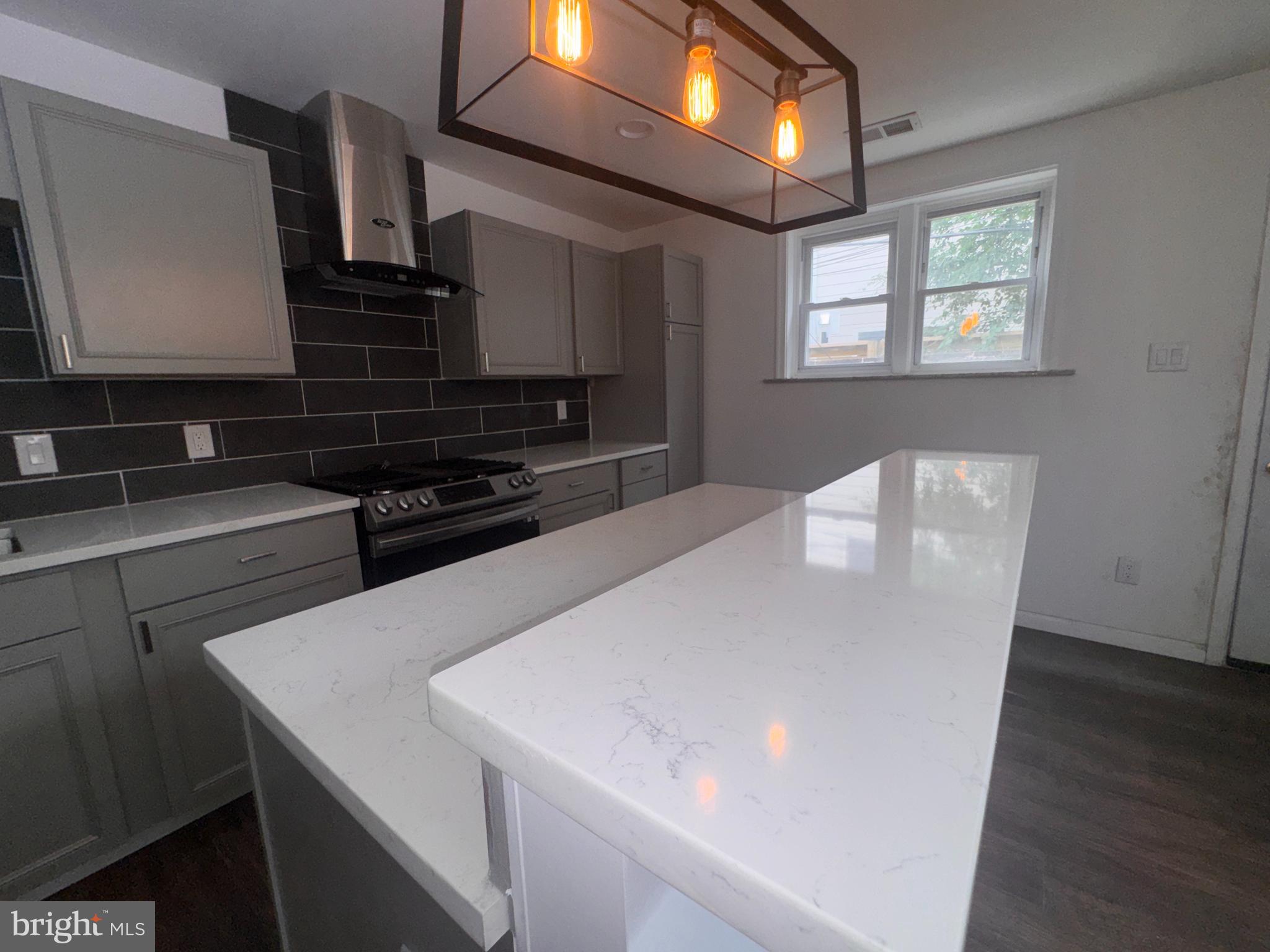 PASSYUNK SQUARE - Residential