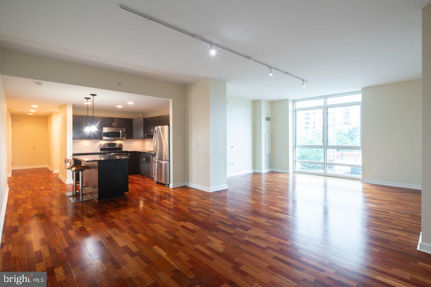 WATERFRONT SQUARE - Residential Lease
