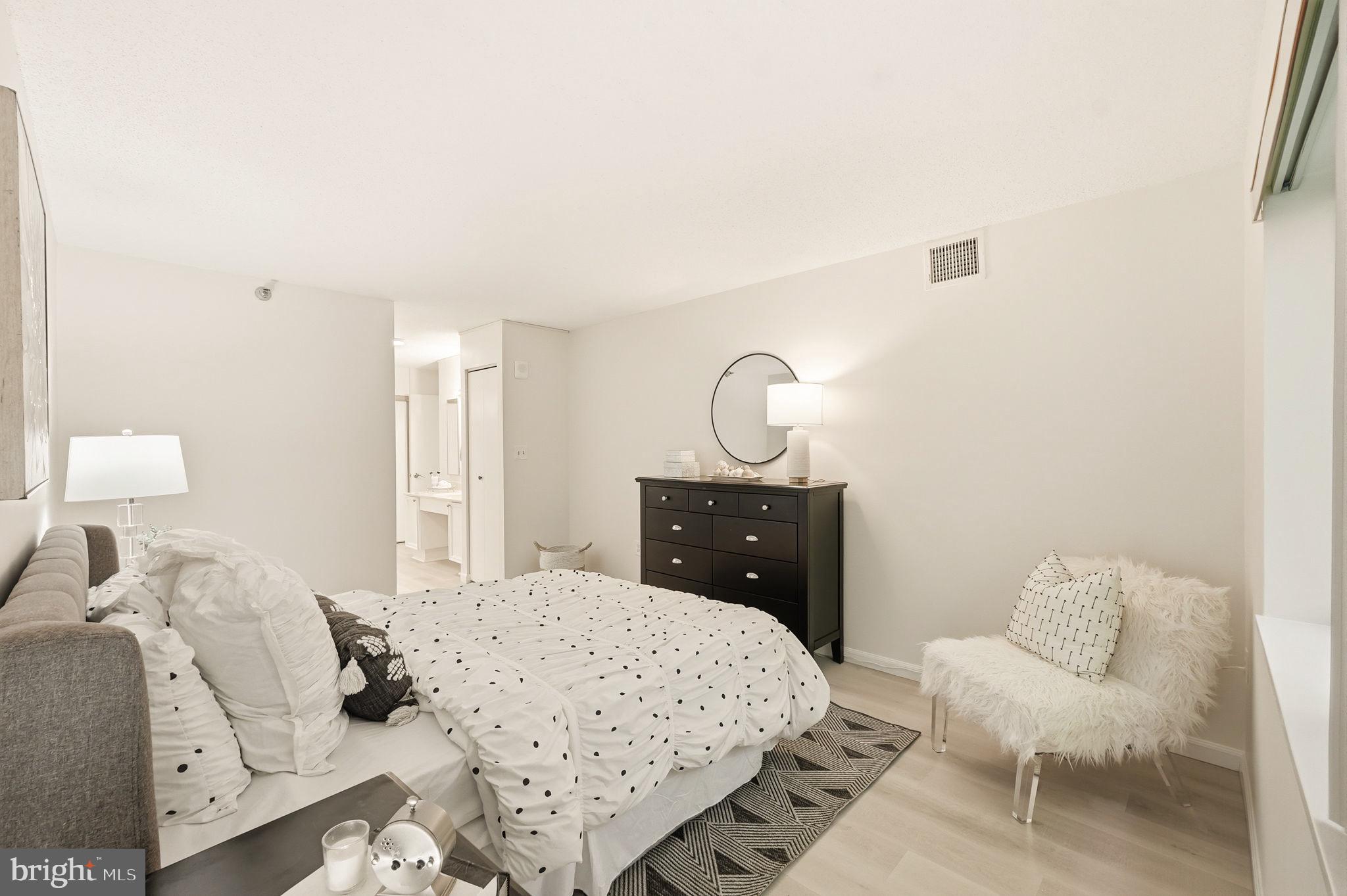 LEISURE WORLD - Residential