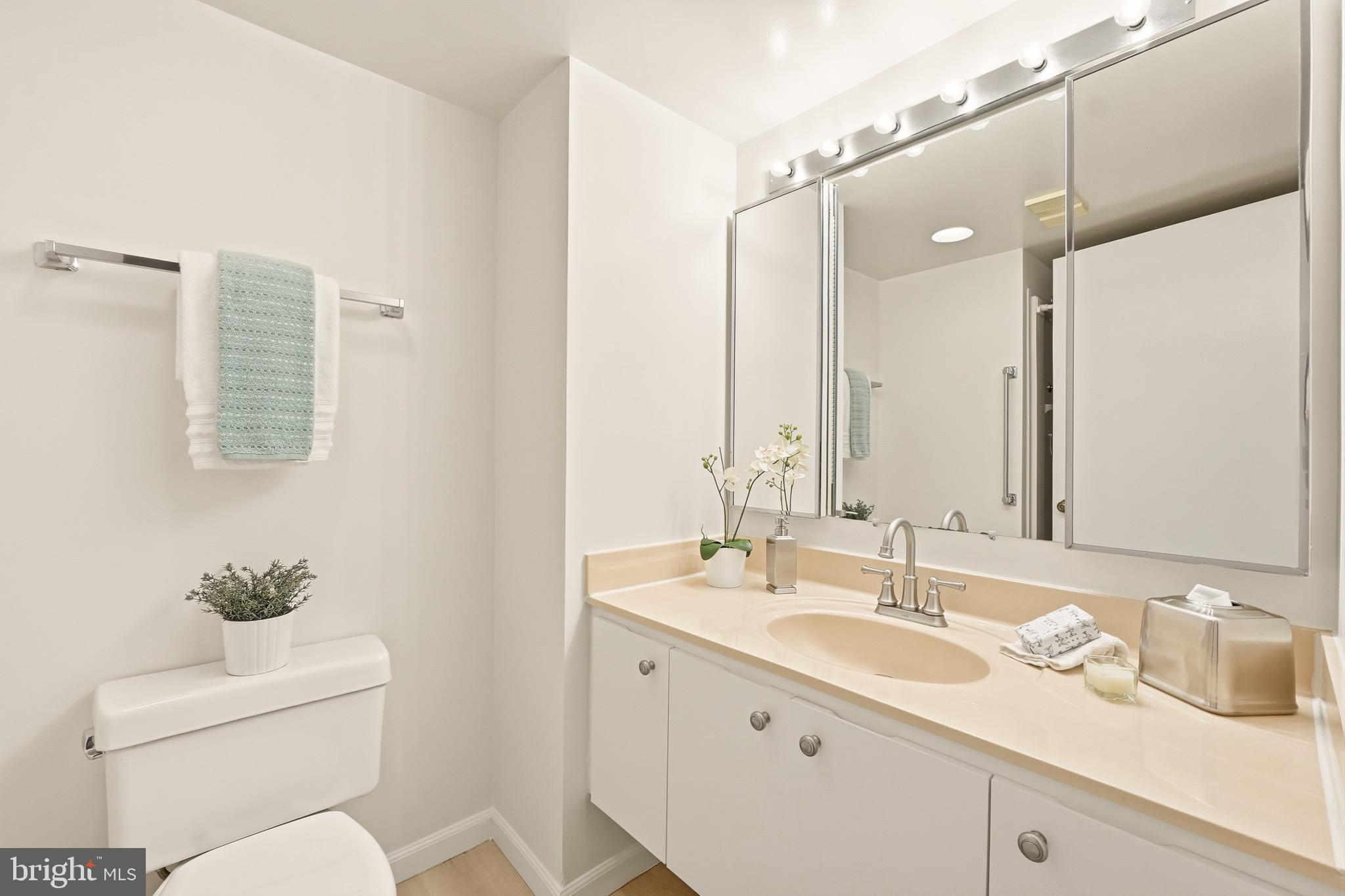 LEISURE WORLD - Residential