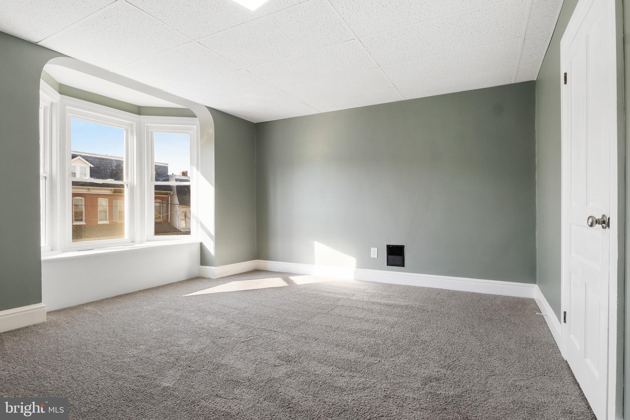 NORTH YORK - Residential