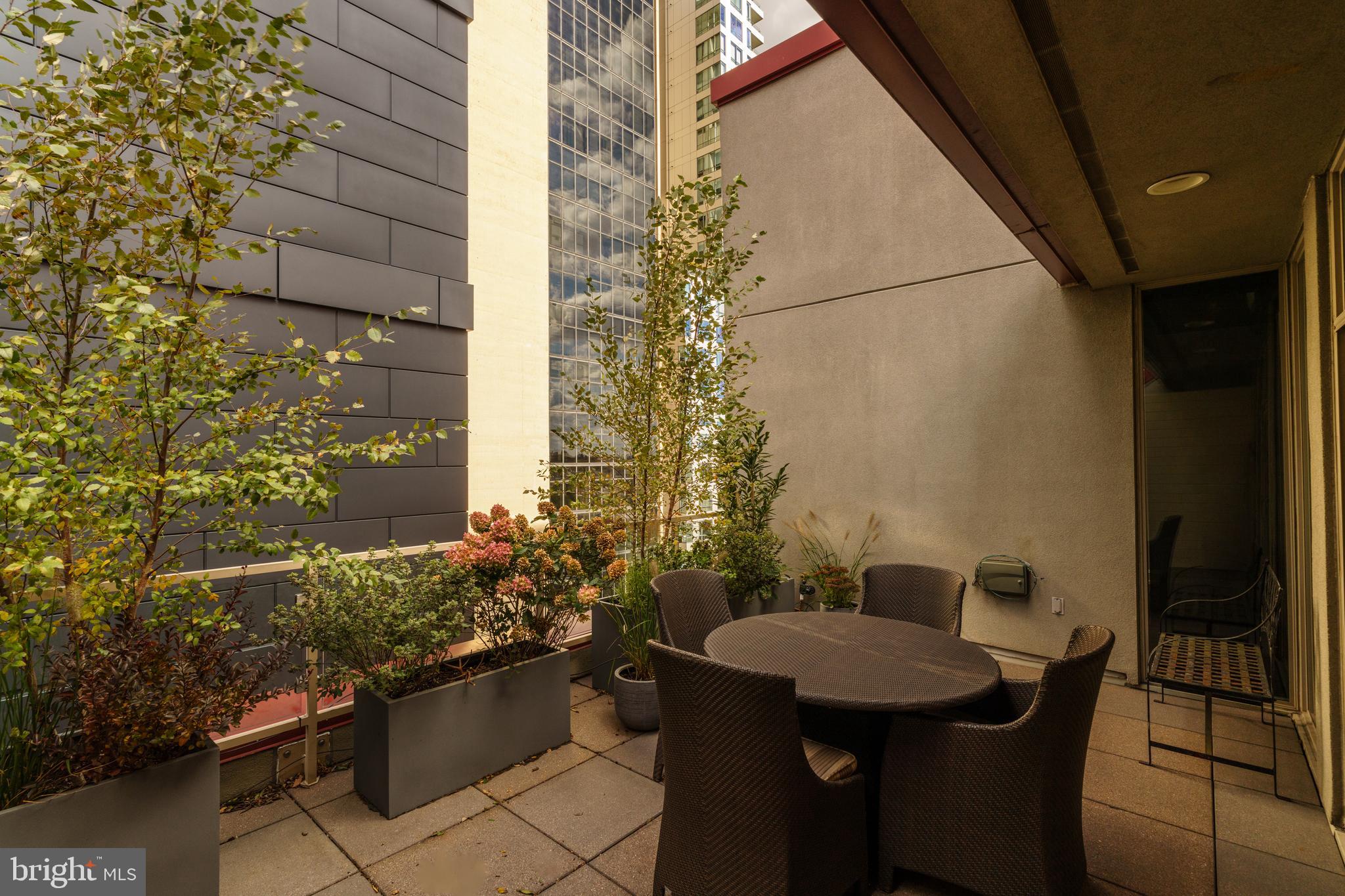 WASHINGTON SQ - Residential