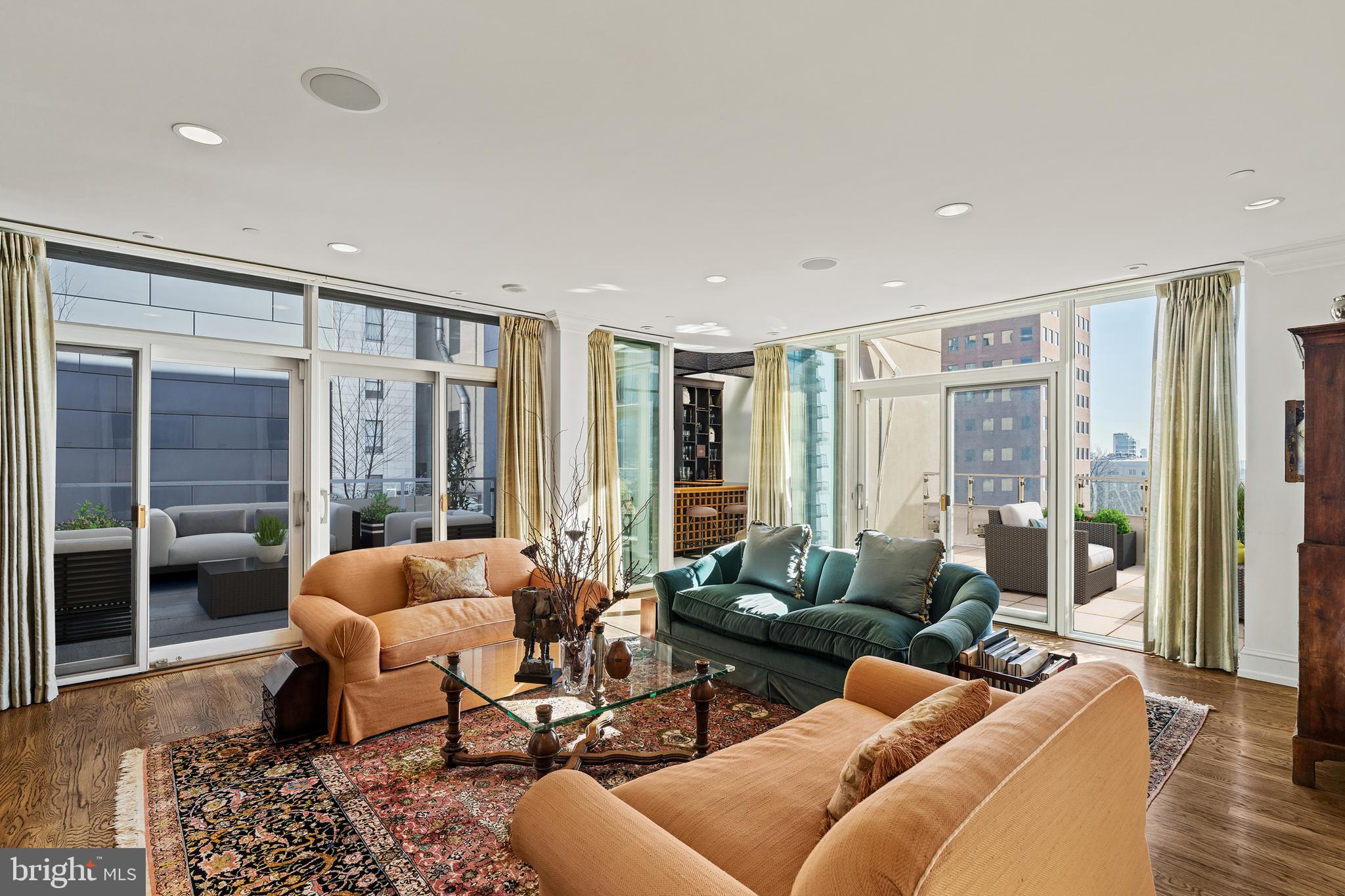 WASHINGTON SQ - Residential
