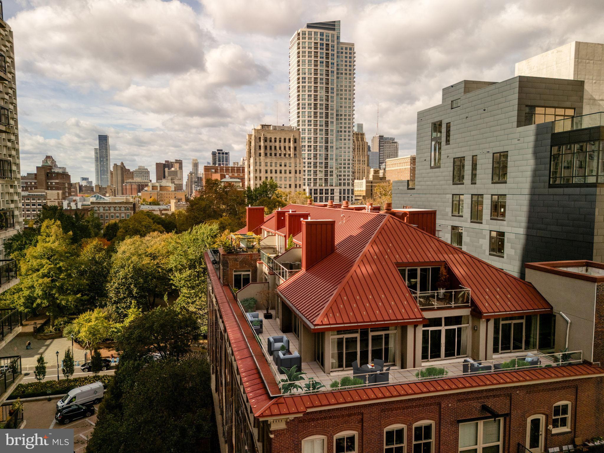 WASHINGTON SQ - Residential