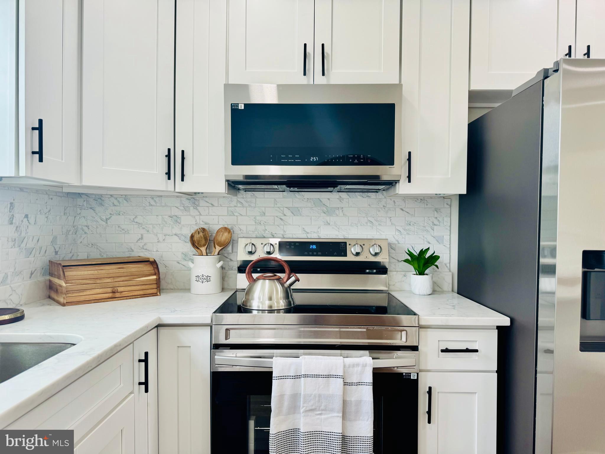 WOODSIDE - Residential