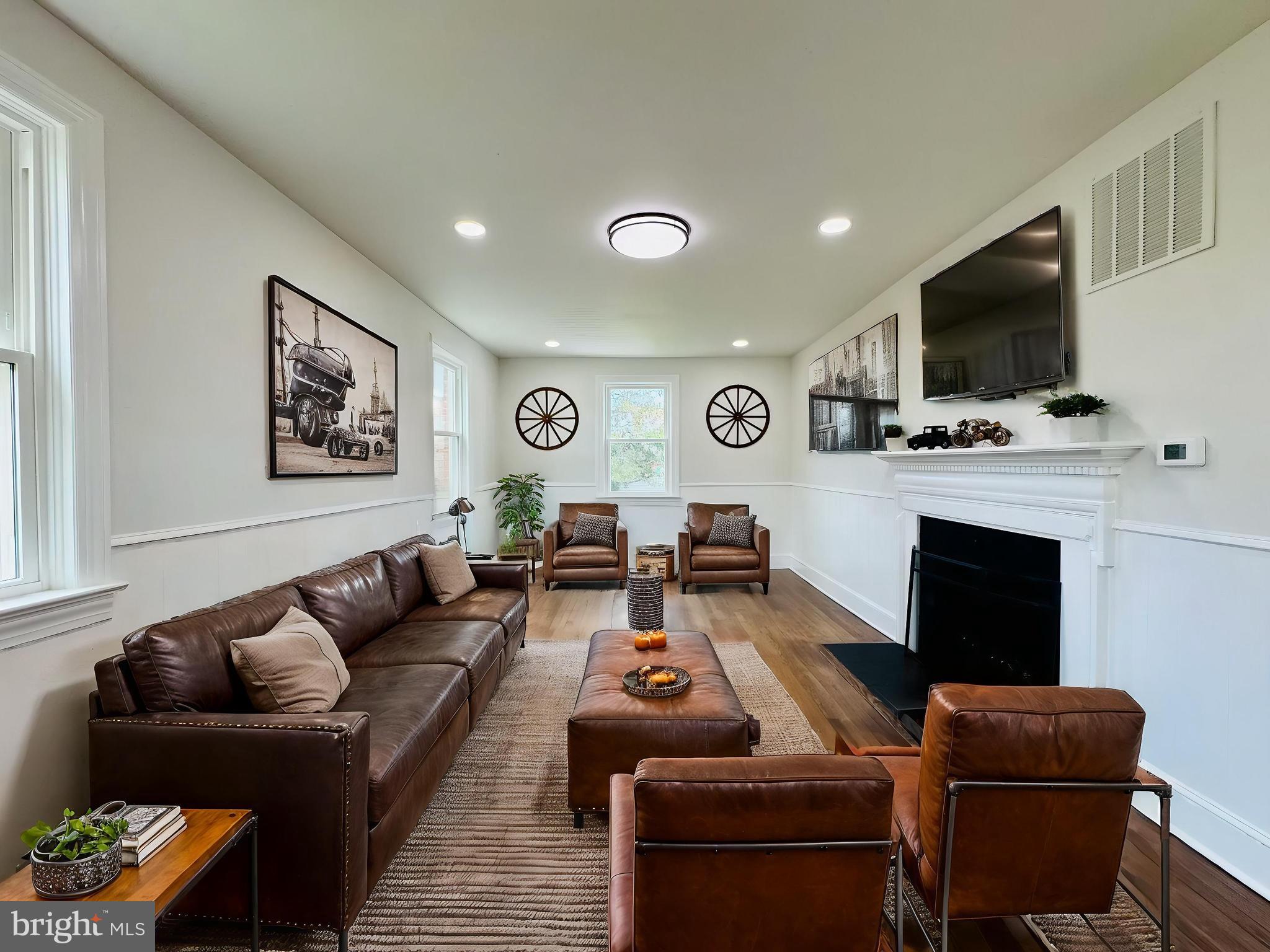 WOODSIDE - Residential