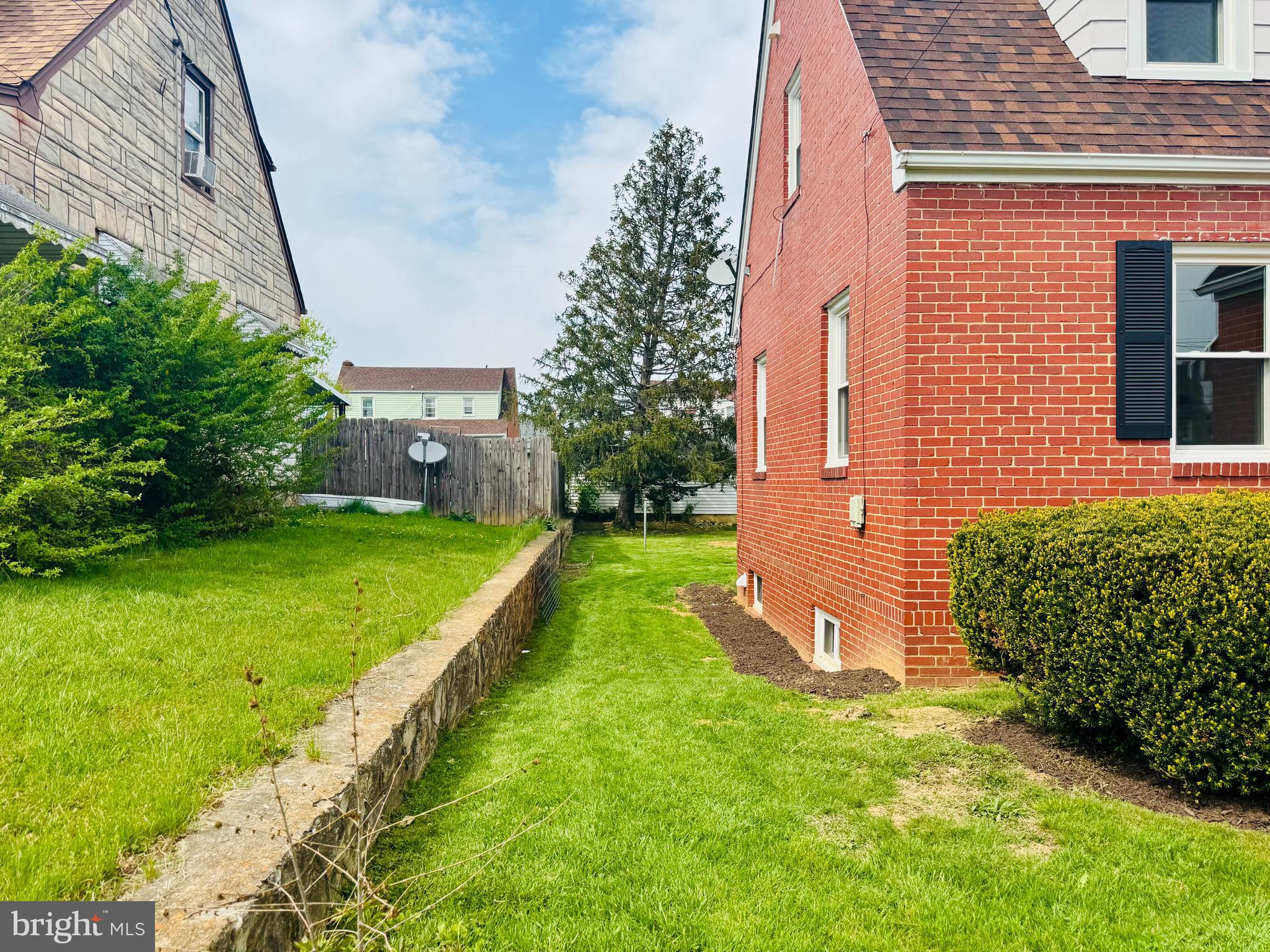 WOODSIDE - Residential