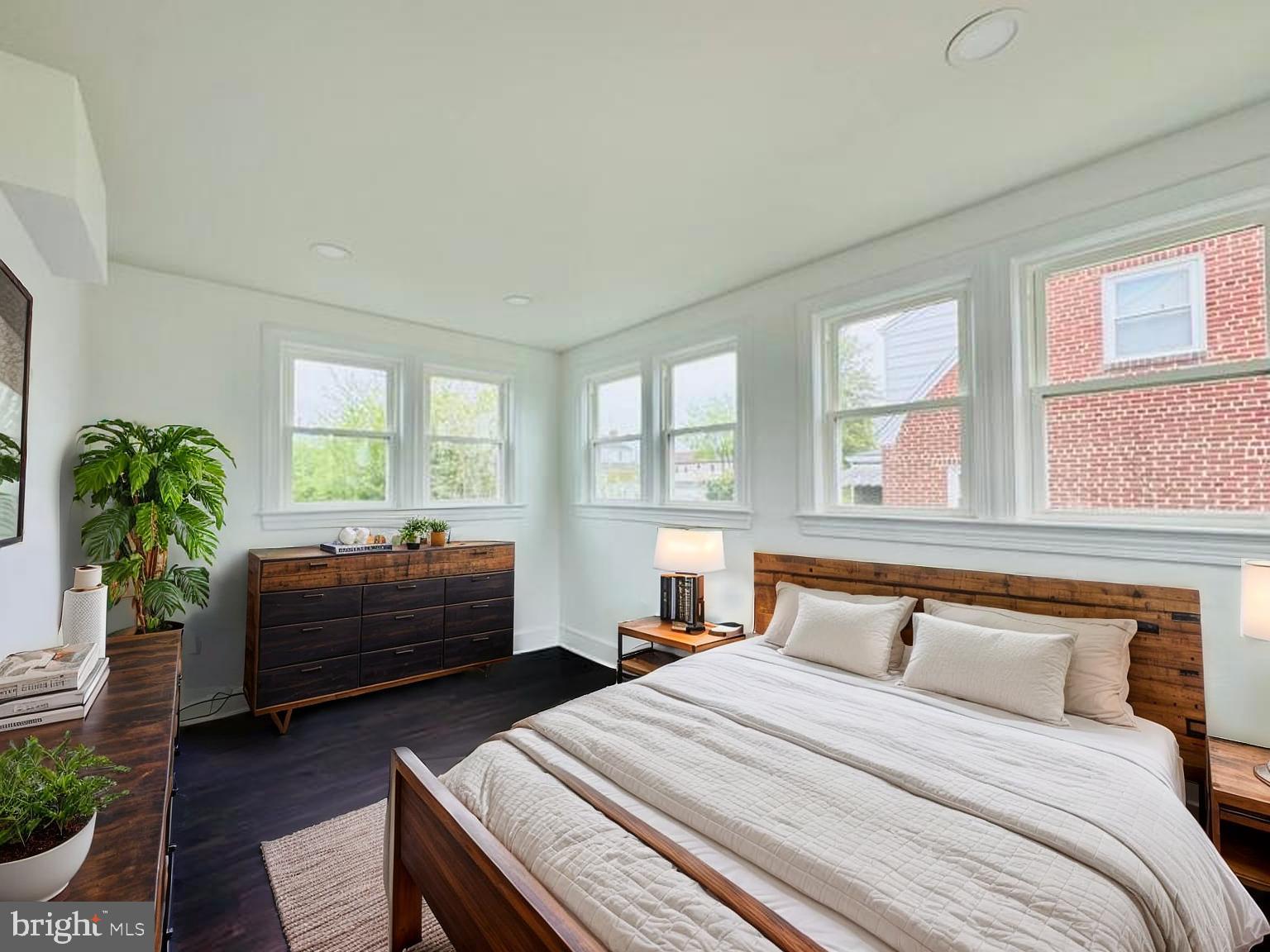 WOODSIDE - Residential