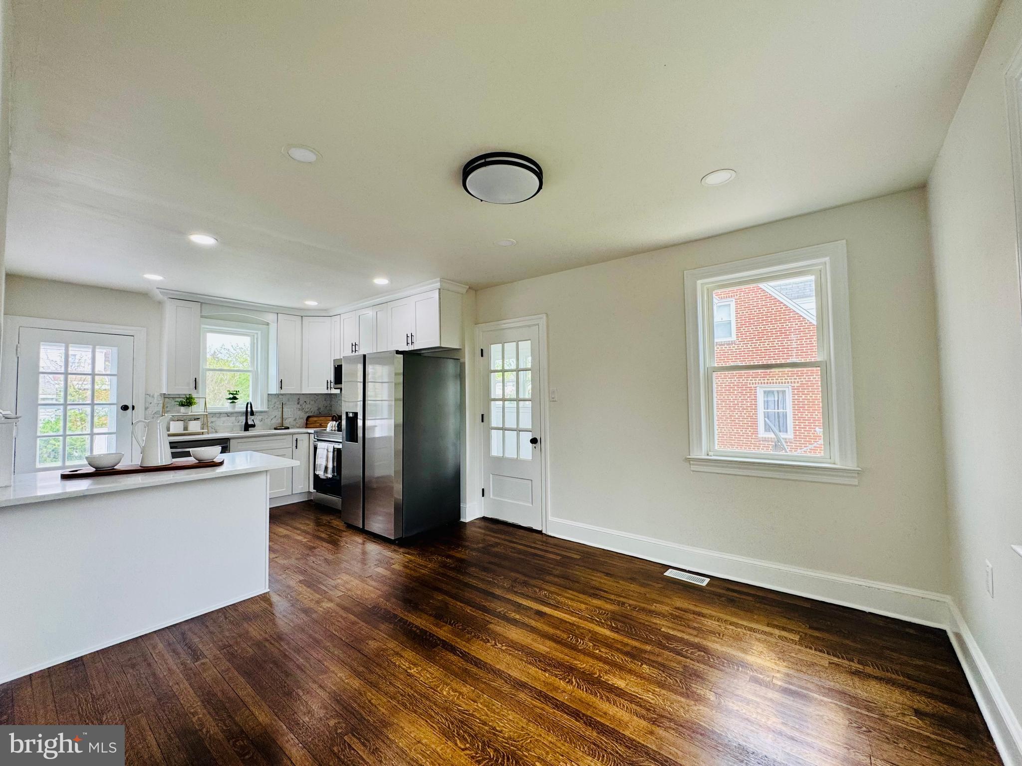 WOODSIDE - Residential