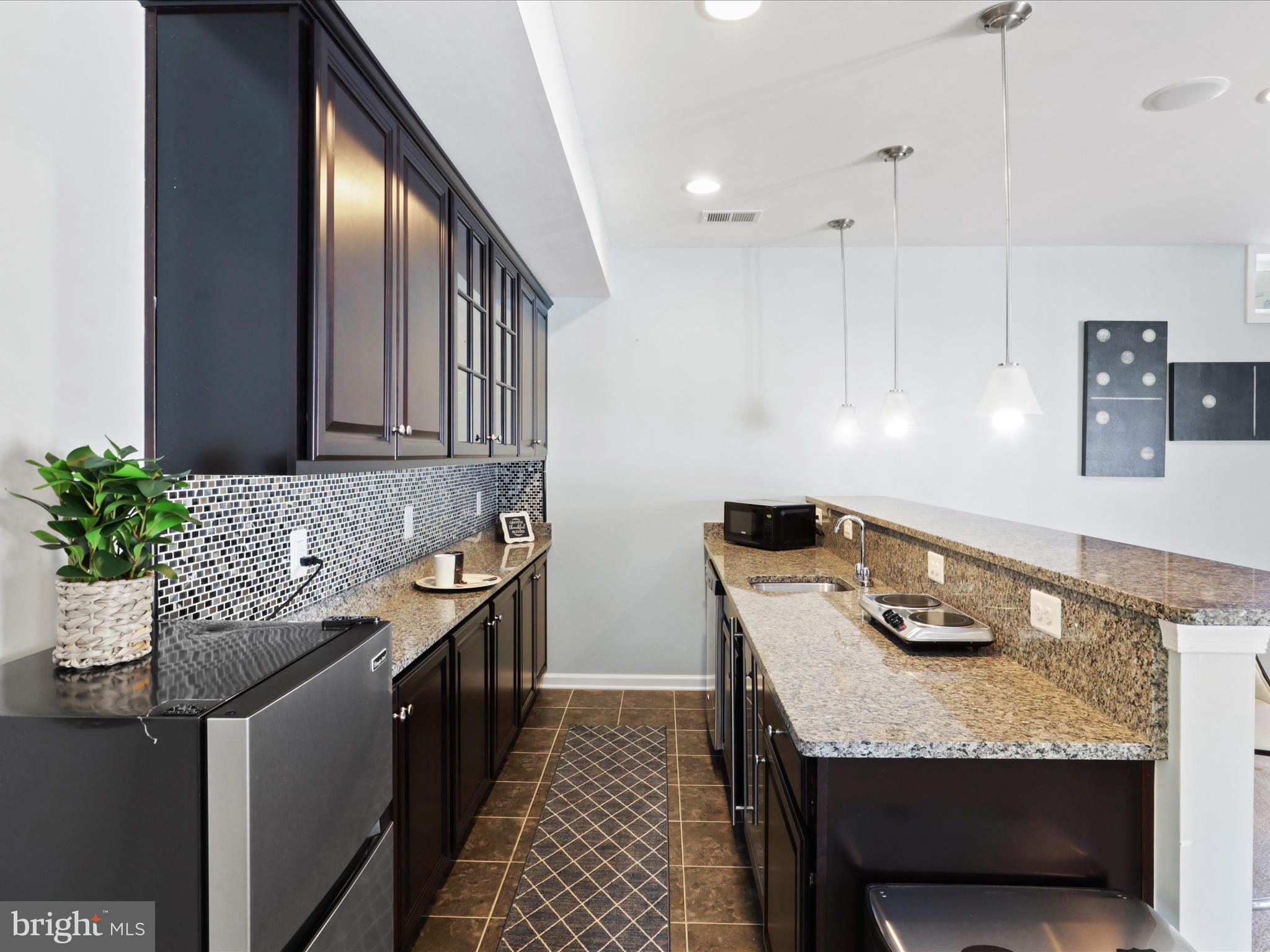 MAY'S QUARTER - Residential Lease